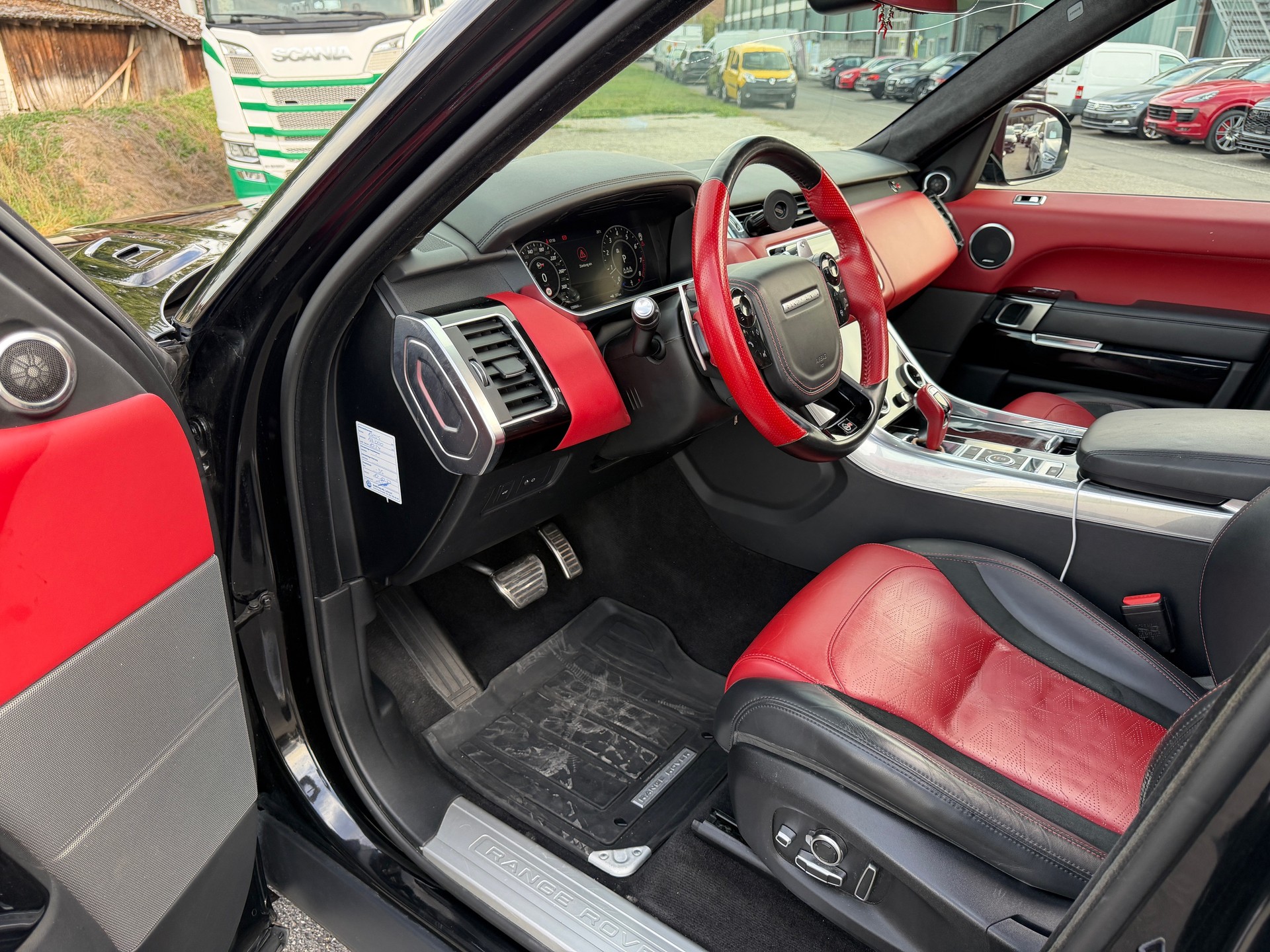LAND ROVER Range Rover Sport 5.0 V8 S/C SVR Automatic-image-7