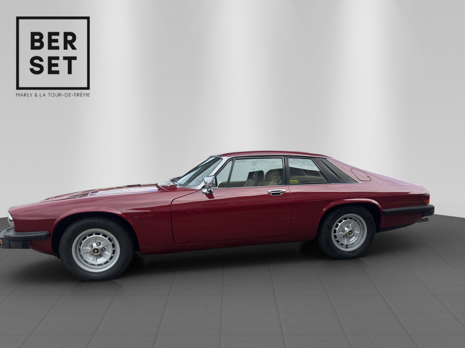 JAGUAR XJ-S-image-1
