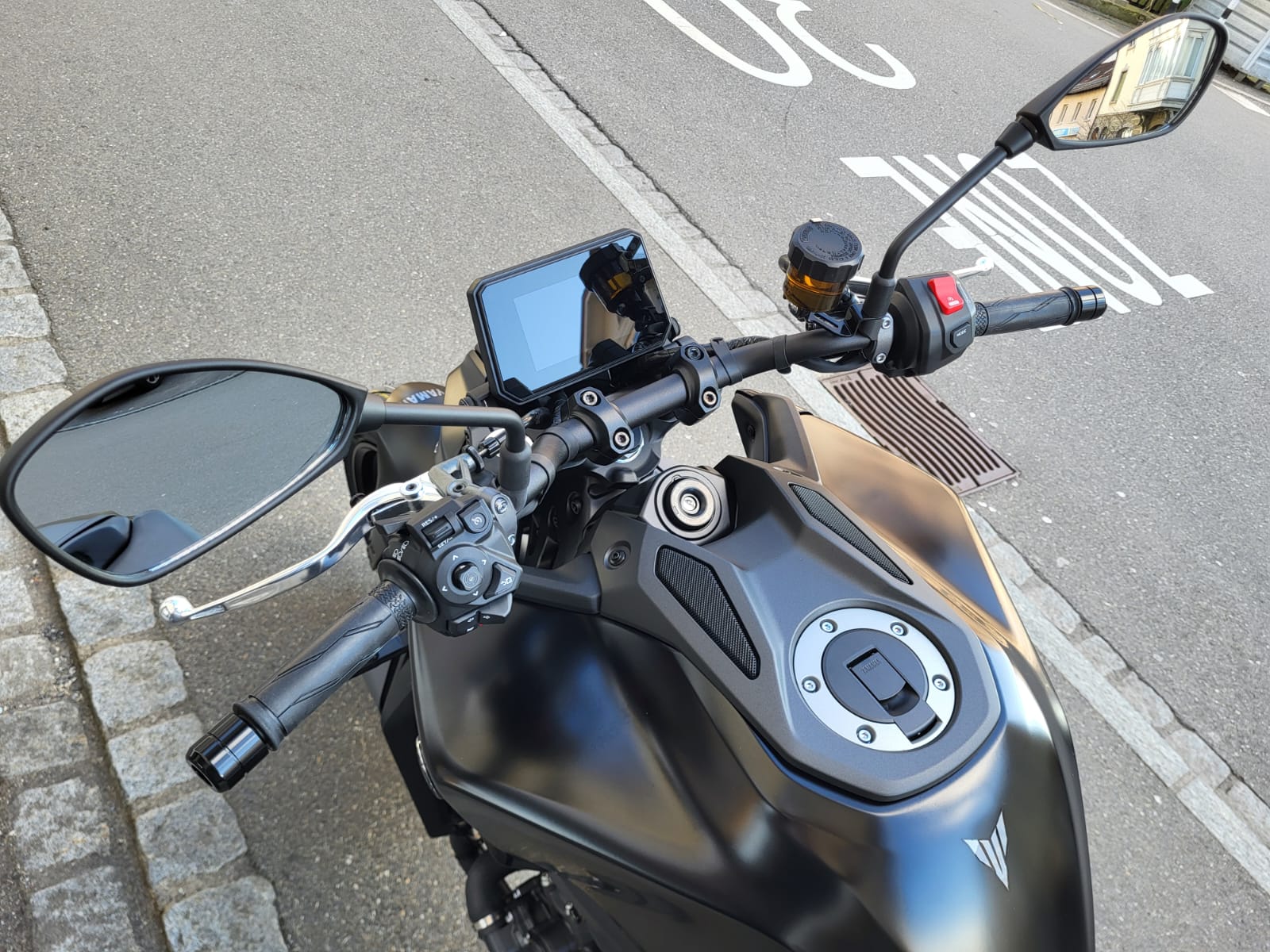 YAMAHA MT-09 Y-AMT (35kW)-showroom-element-3