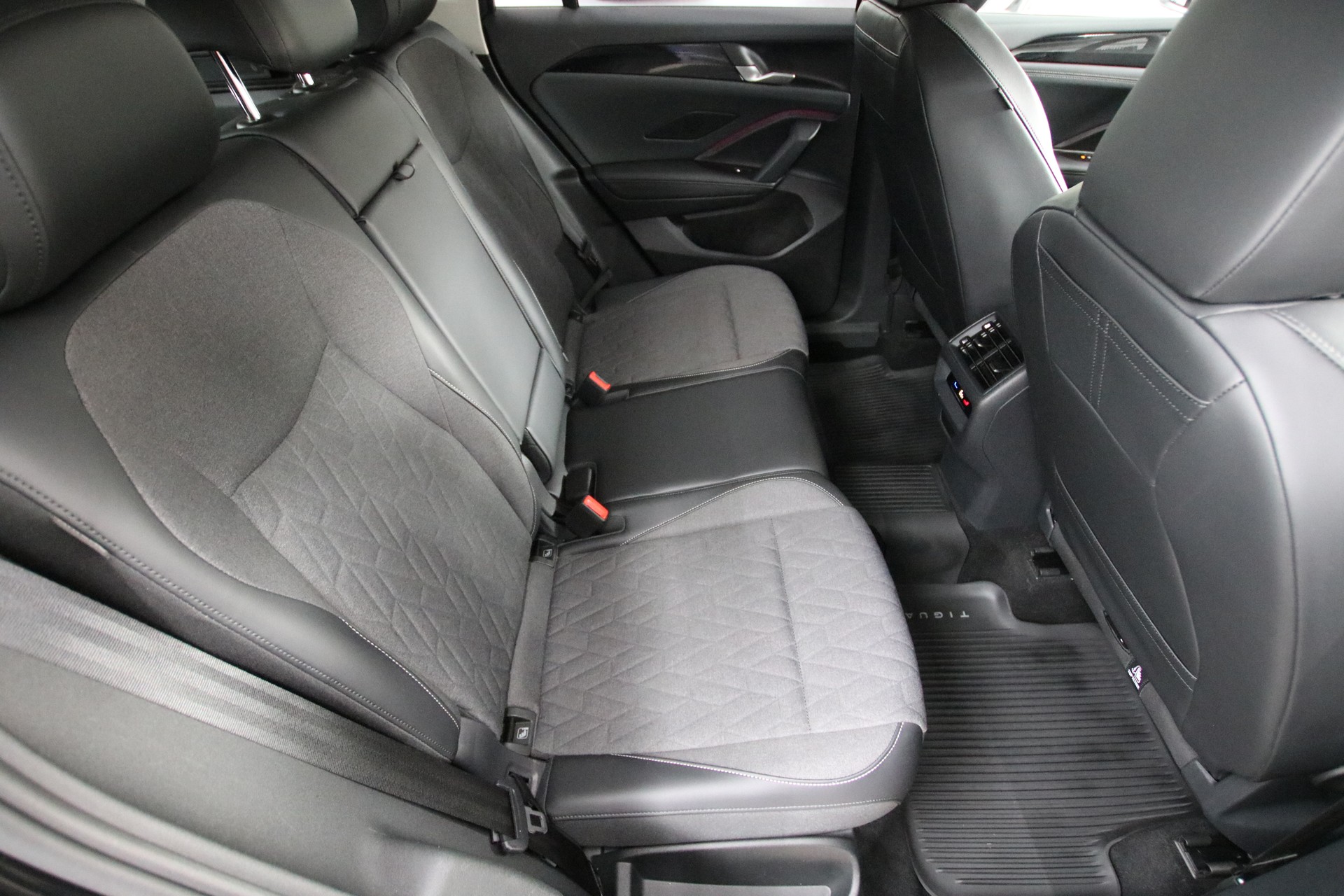VW Tiguan 1.5 TSI evo2 eHybrid Life DSG *Werksgarantie bis 06.2030*-image-14