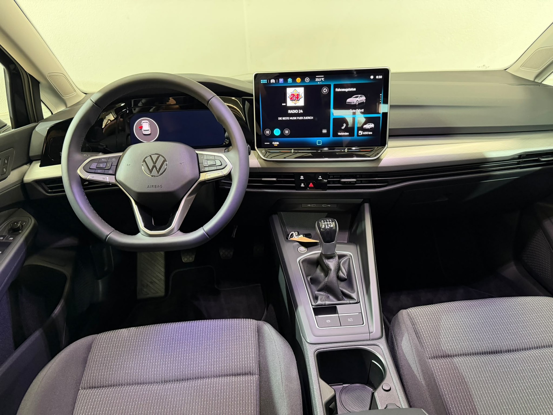 VW Golf 1.5 TSI Basis-image-9