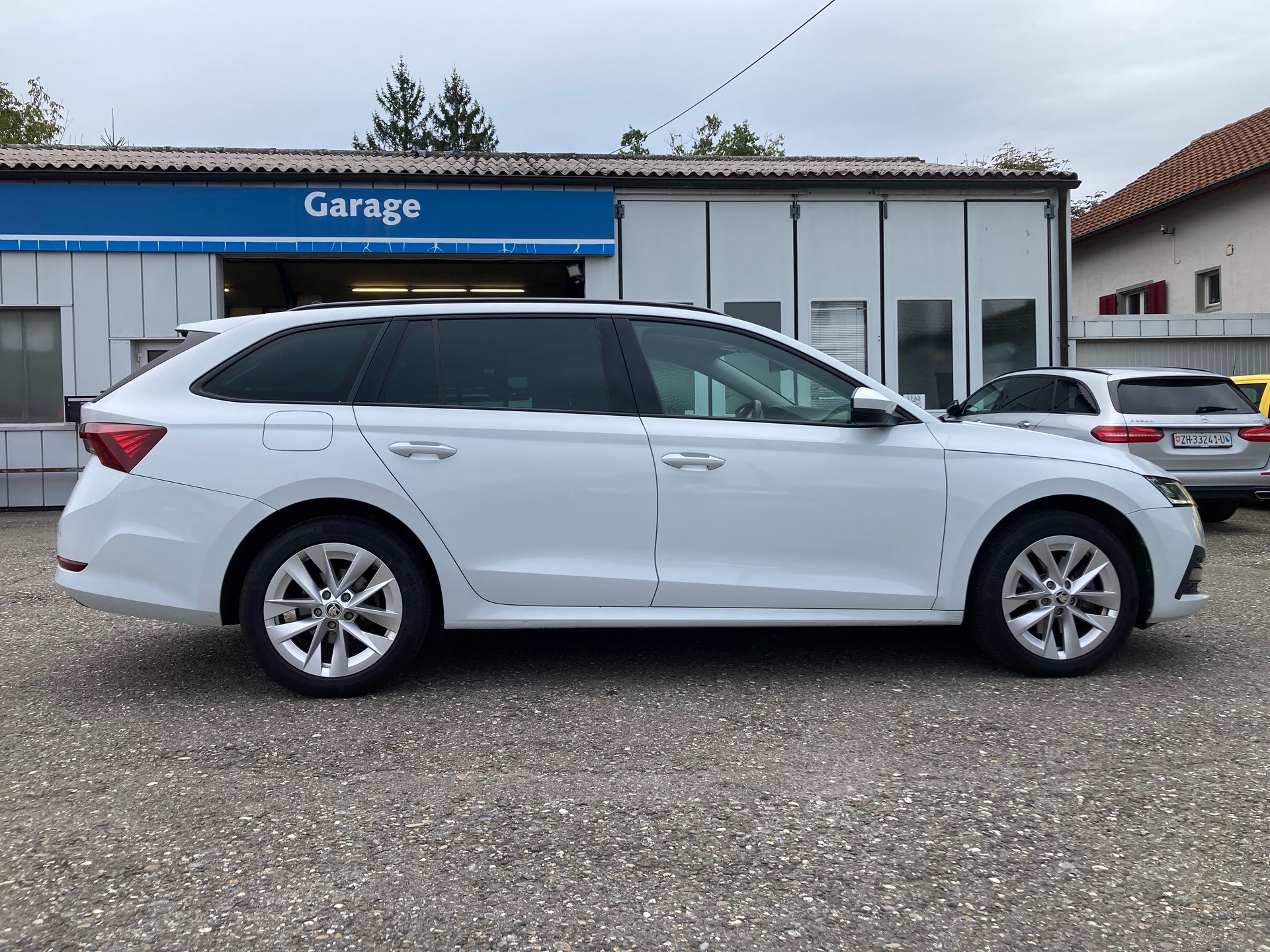 SKODA Octavia Combi 1.4 TSI PHEV DSG Ambition-image-5
