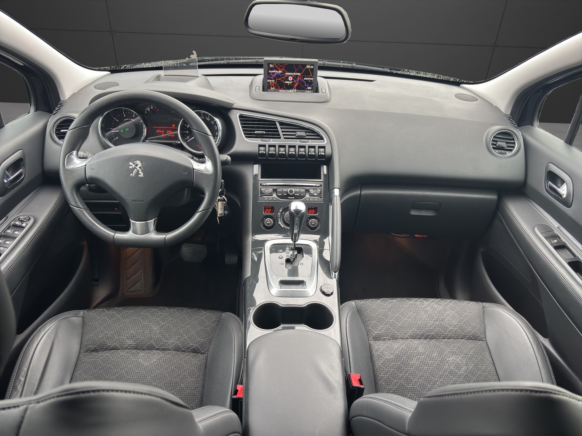 PEUGEOT 3008 1.6 16V T Allure Tiptronic-image-11