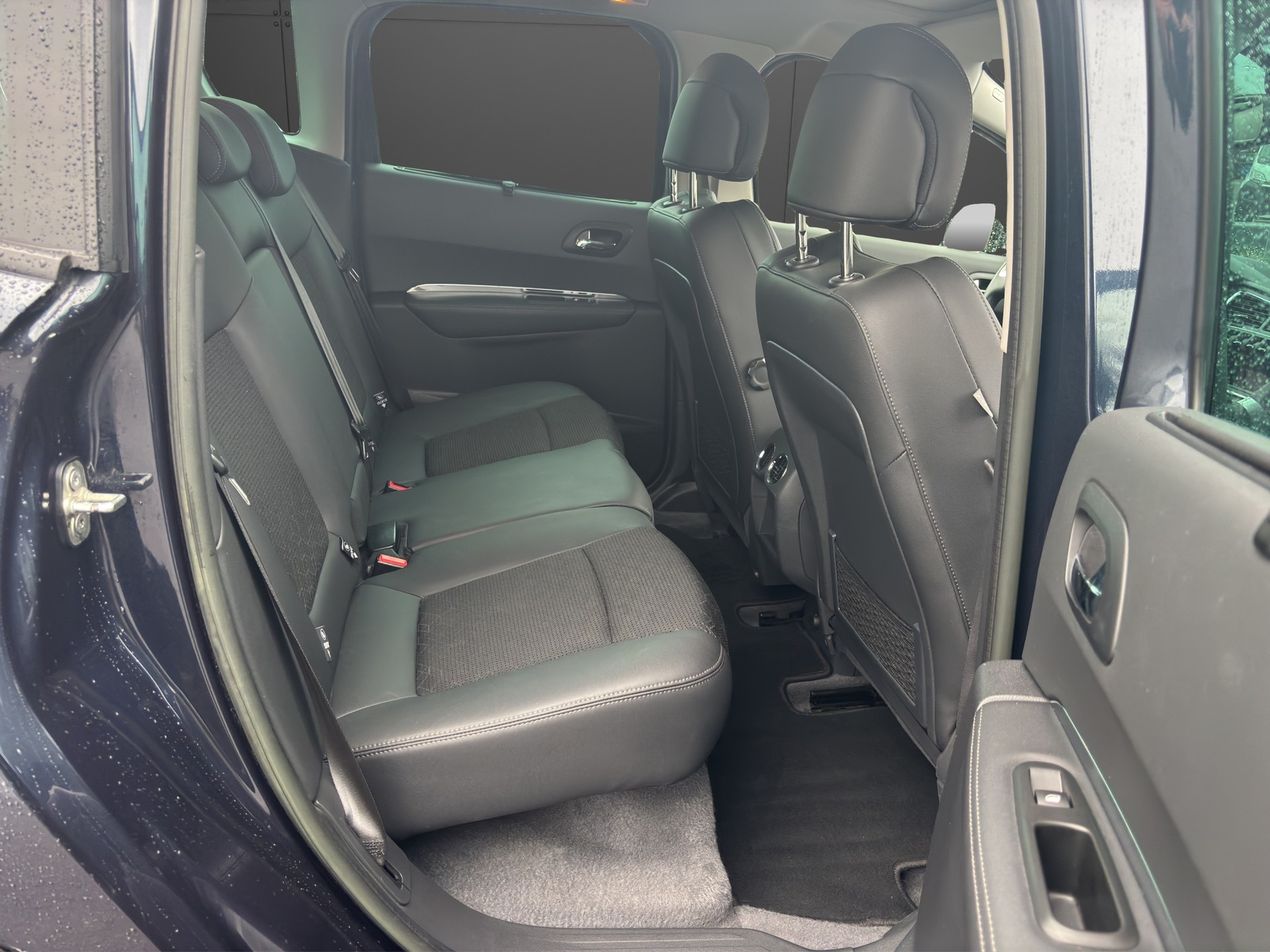 PEUGEOT 3008 1.6 16V T Allure Tiptronic-image-14