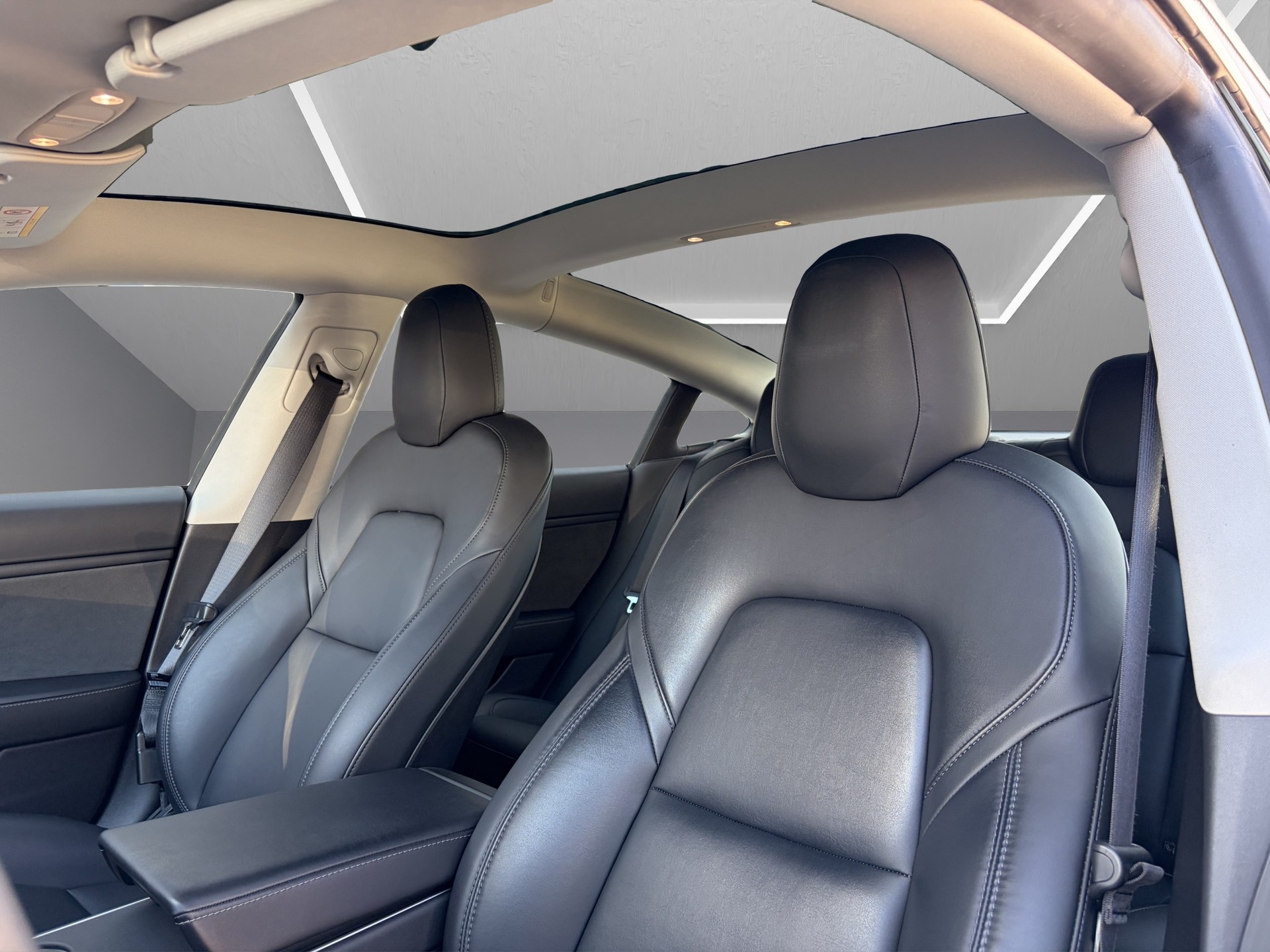 TESLA Model 3 Performance Dual Motor AWD (CH-Fahrzeug)-image-10