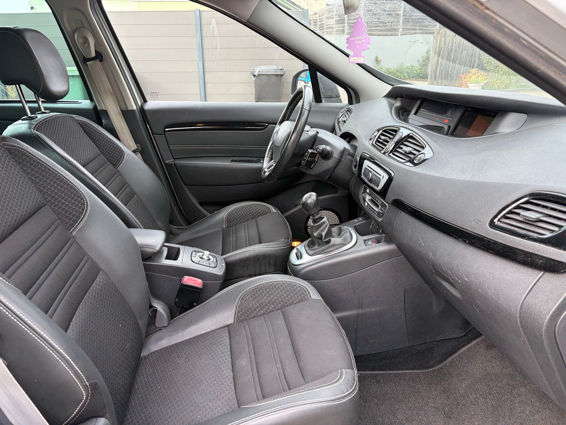 RENAULT Grand Scénic 1.6 dCi Bose-image-9