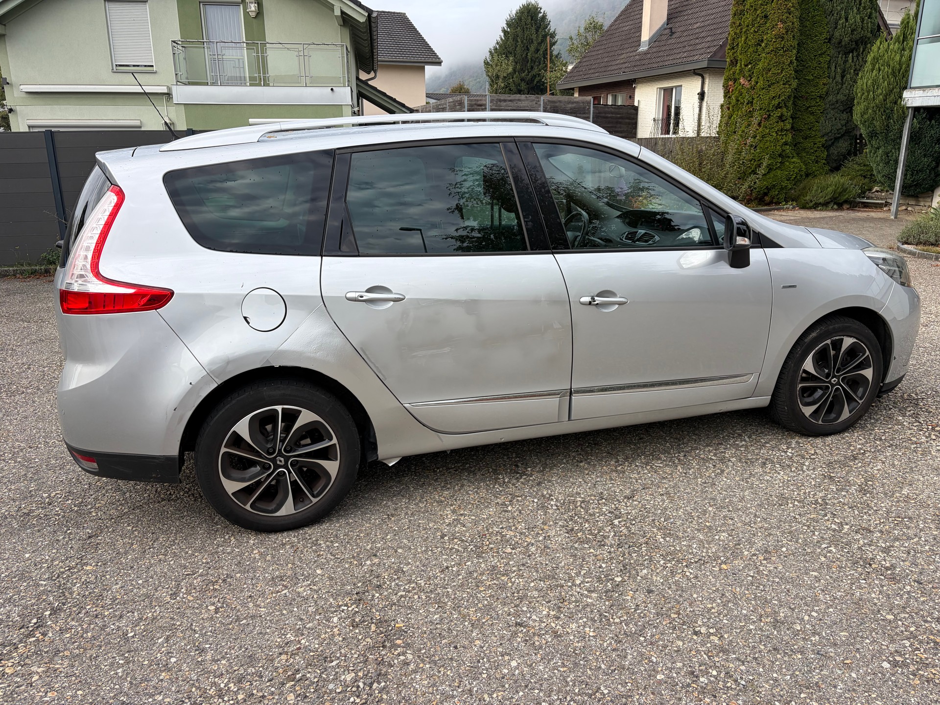 RENAULT Grand Scénic 1.6 dCi Bose-image-4