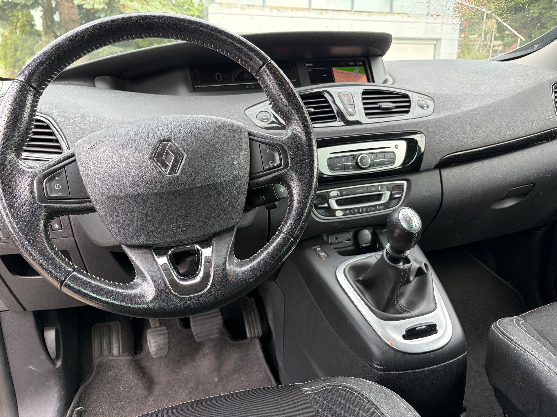 RENAULT Grand Scénic 1.6 dCi Bose-image-8