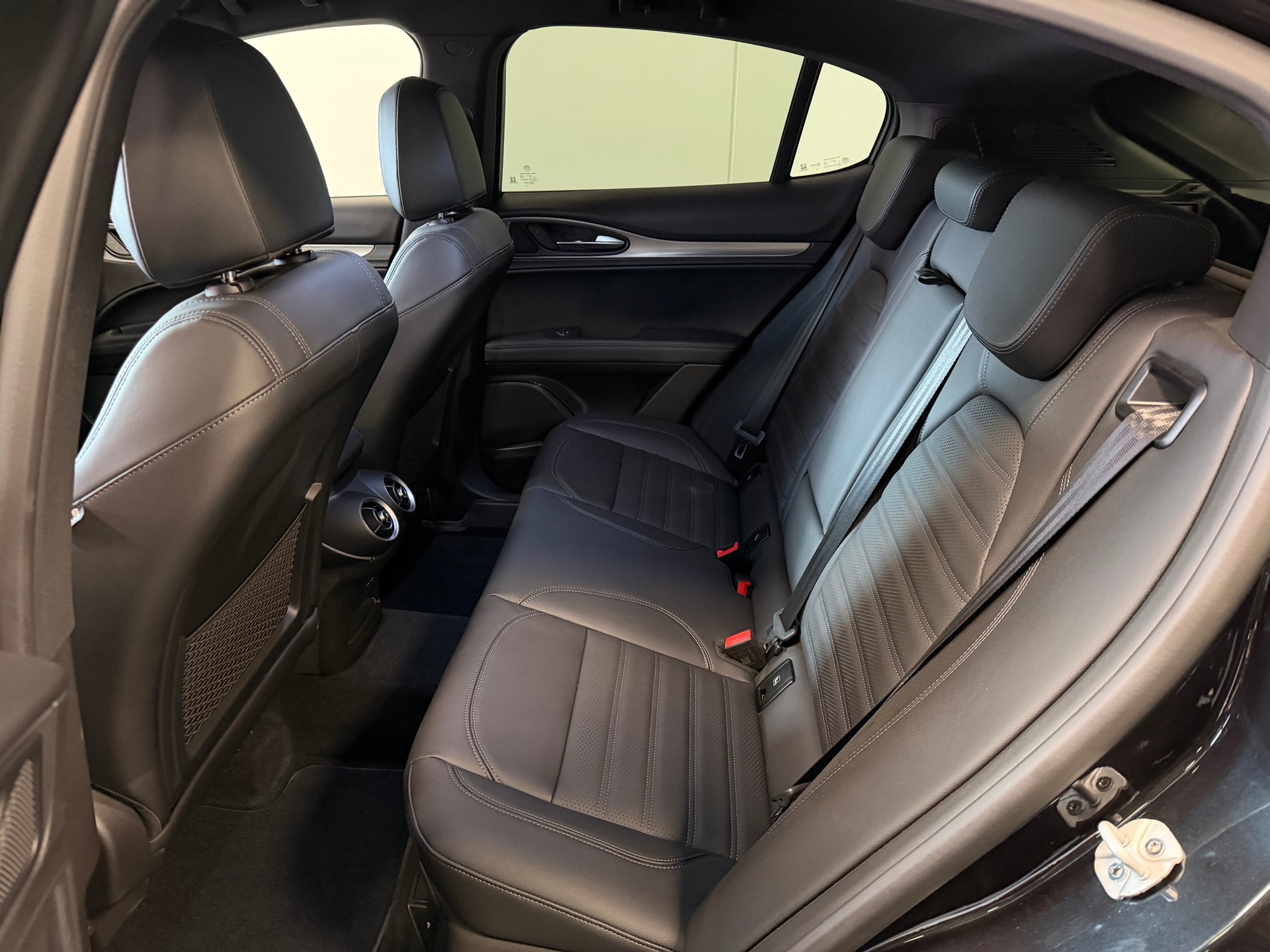 ALFA ROMEO Stelvio 2.2 JTDM Veloce Q4 AT8-image-9