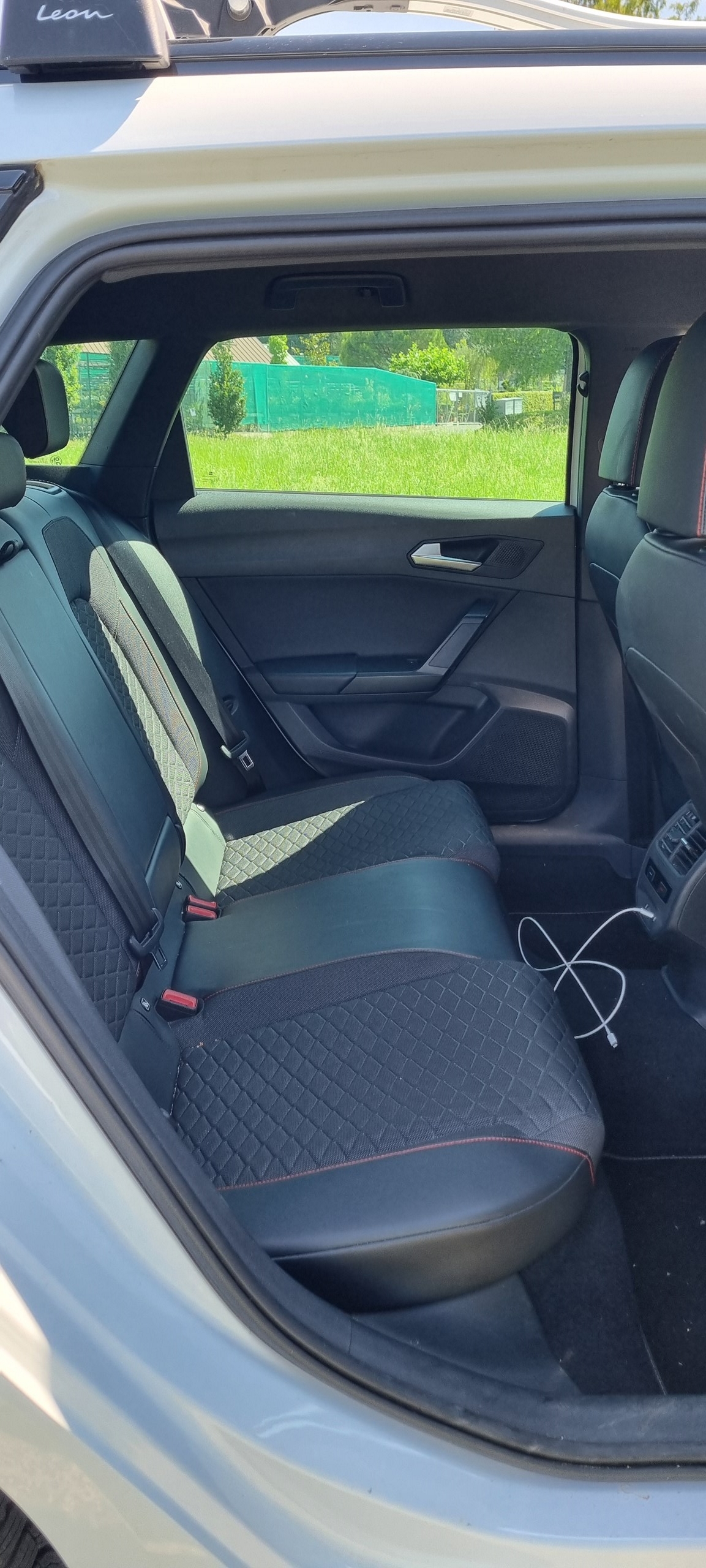 SEAT Leon ST 1.5 eTSI DSG 150 FR-image-9