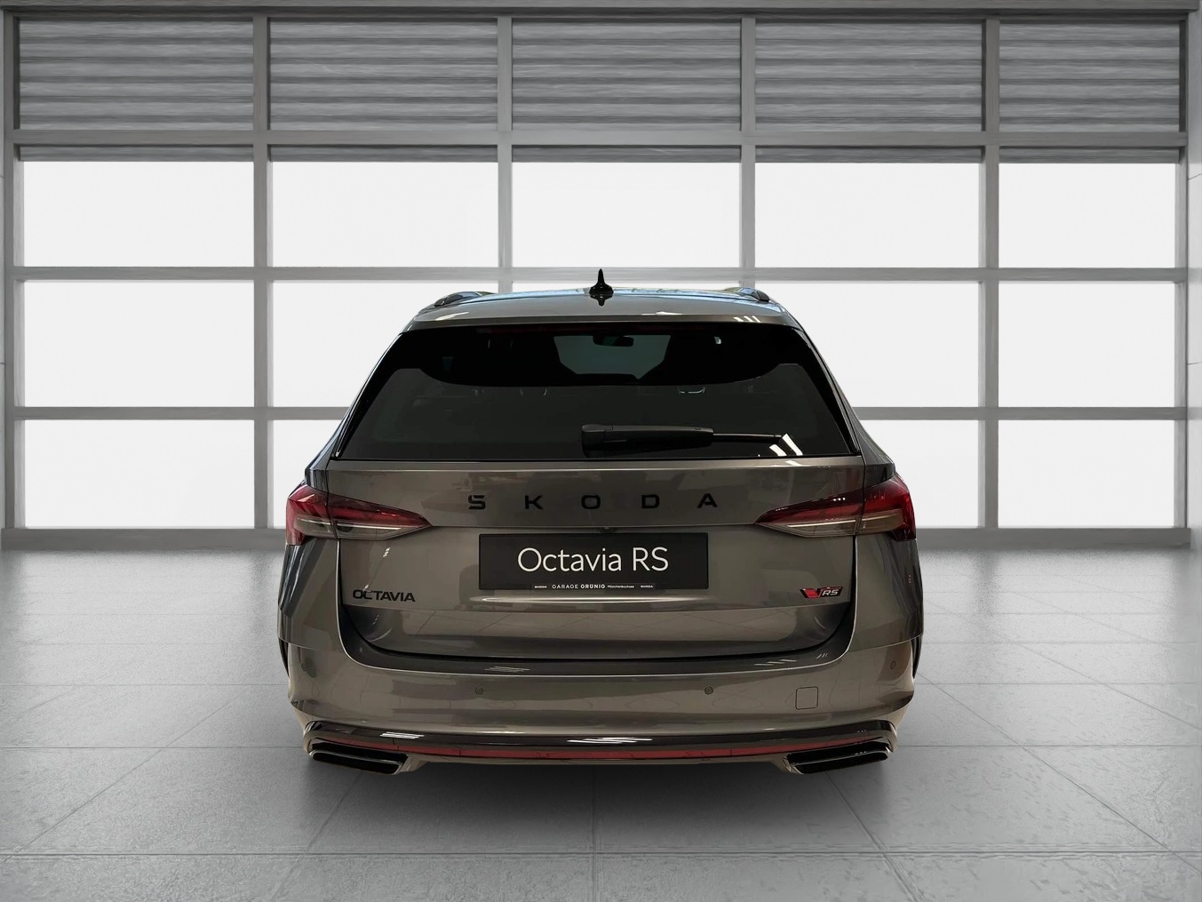 SKODA Octavia Combi 2.0 TSI DSG RS-image-4