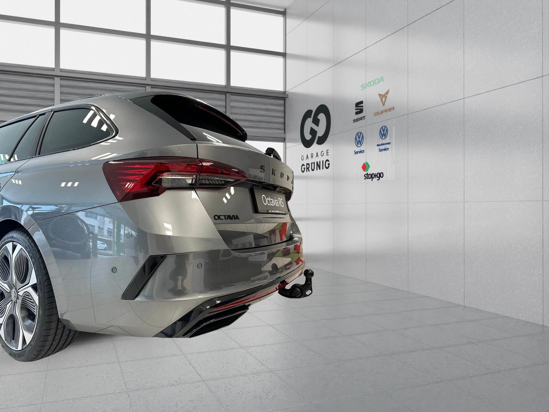SKODA Octavia Combi 2.0 TSI DSG RS-image-3