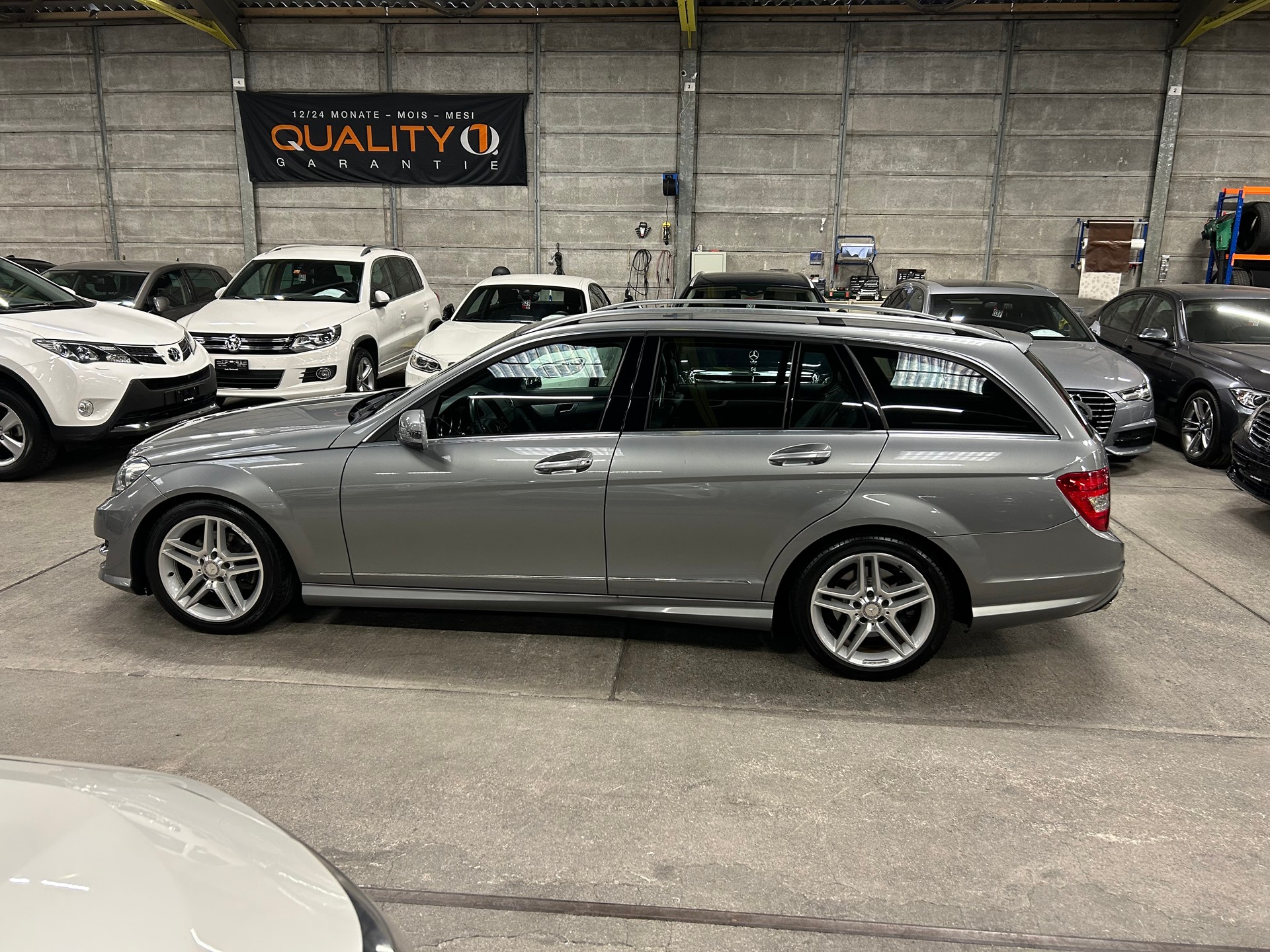 MERCEDES-BENZ C 220 CDI AMG-LINE 4Matic 7G-Tronic-image-6