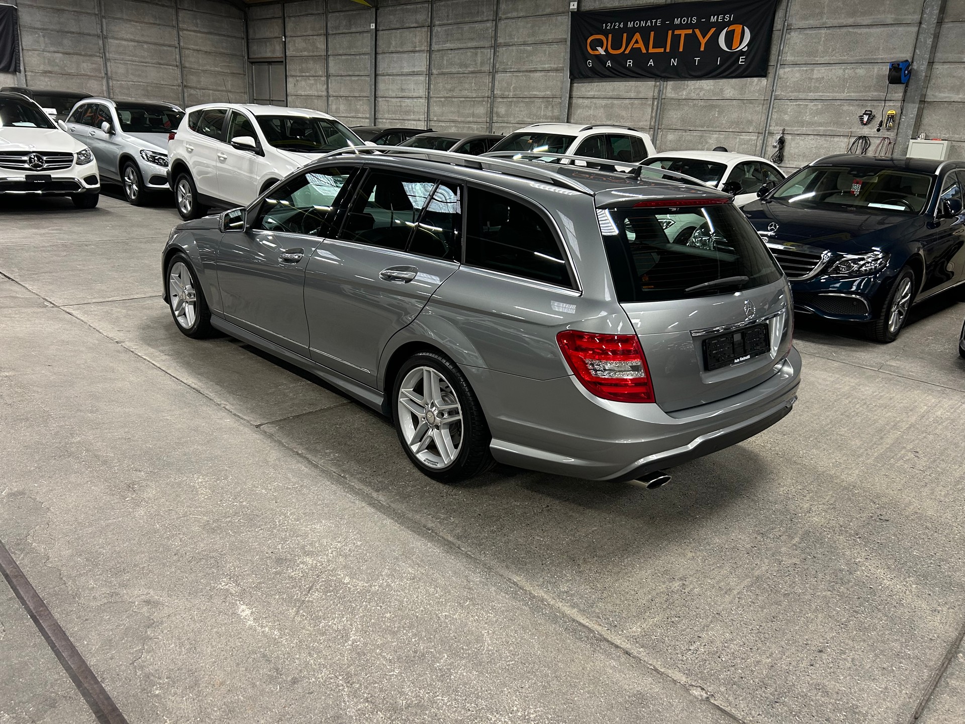 MERCEDES-BENZ C 220 CDI AMG-LINE 4Matic 7G-Tronic-image-5