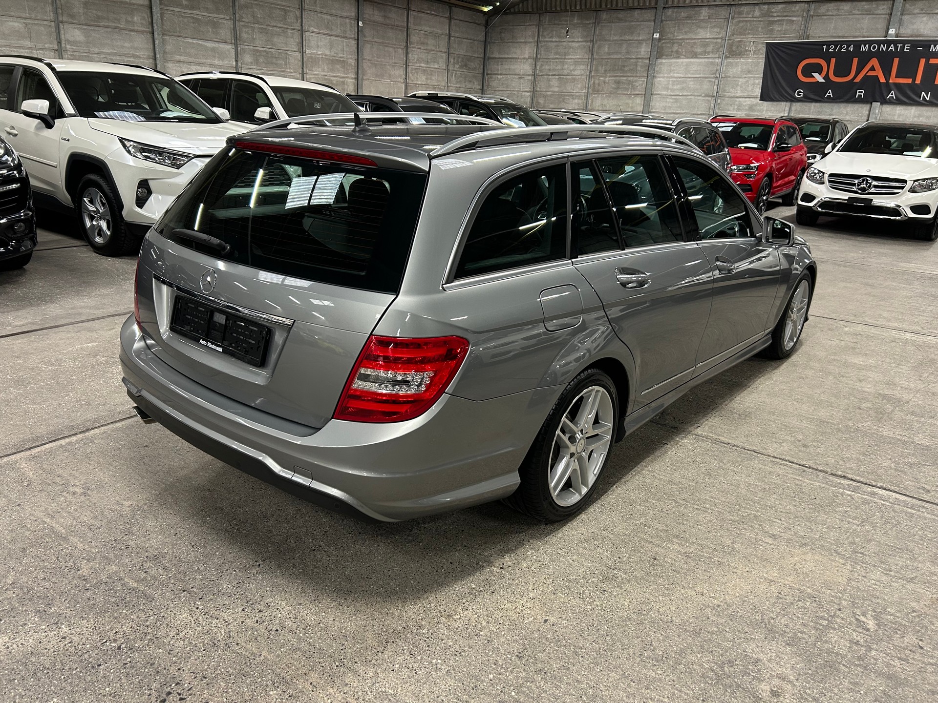 MERCEDES-BENZ C 220 CDI AMG-LINE 4Matic 7G-Tronic-image-3