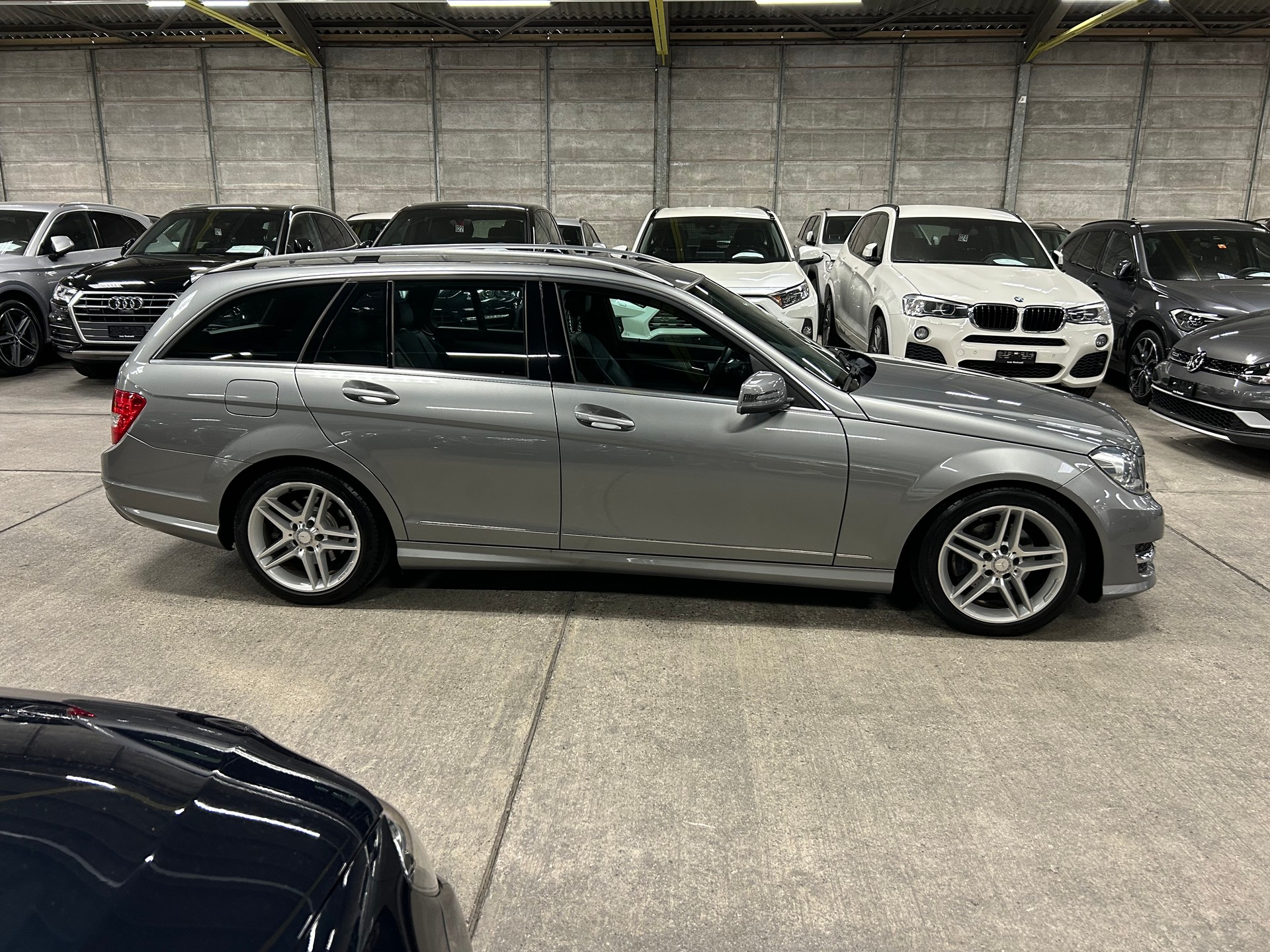 MERCEDES-BENZ C 220 CDI AMG-LINE 4Matic 7G-Tronic-image-2