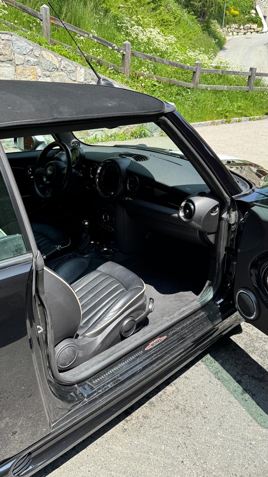 MINI Cooper John Cooper Works Cabriolet-image-7