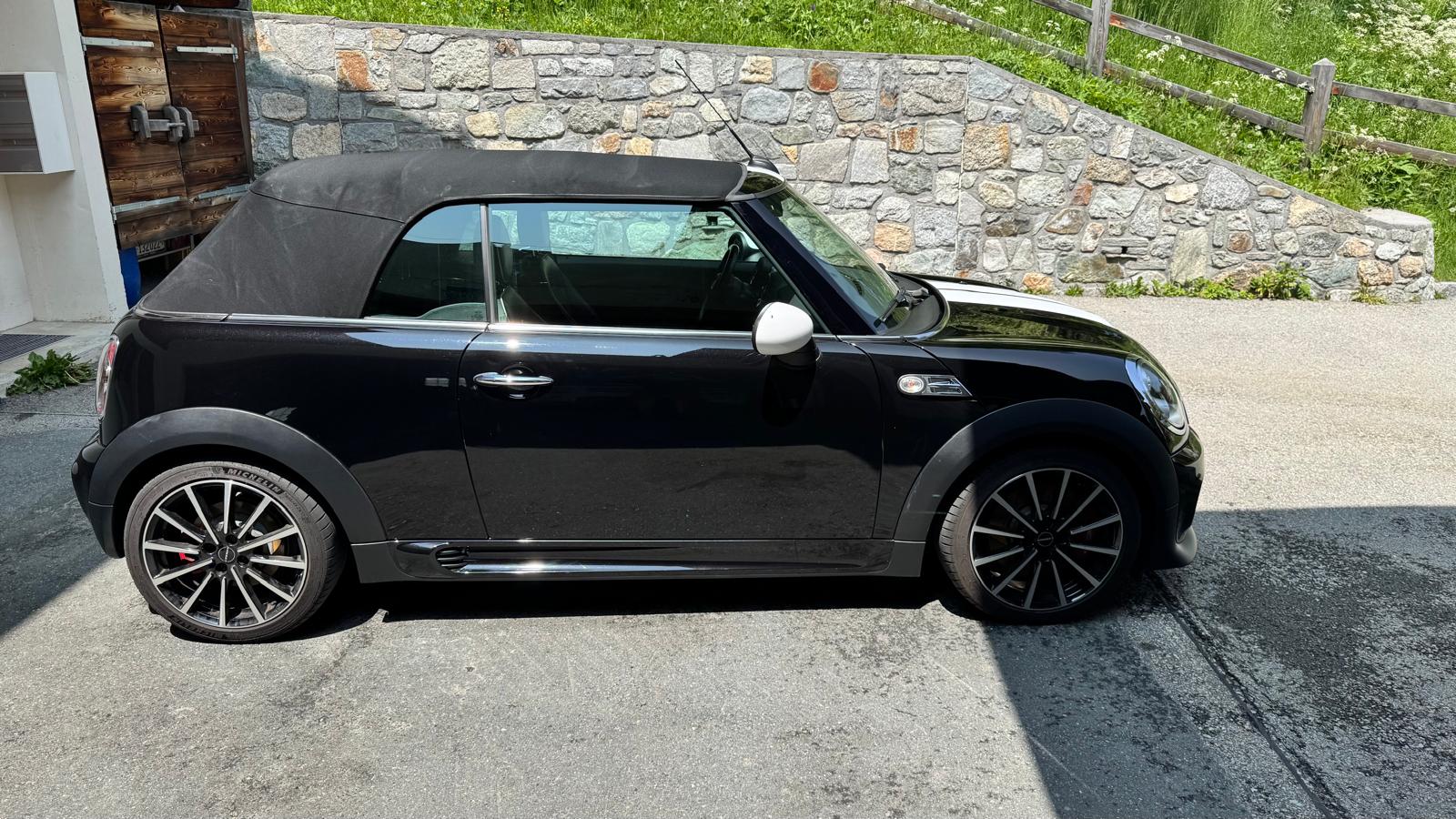 MINI Cooper John Cooper Works Cabriolet-image-1