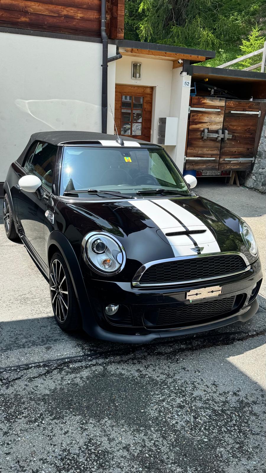 MINI Cooper John Cooper Works Cabriolet-image-0