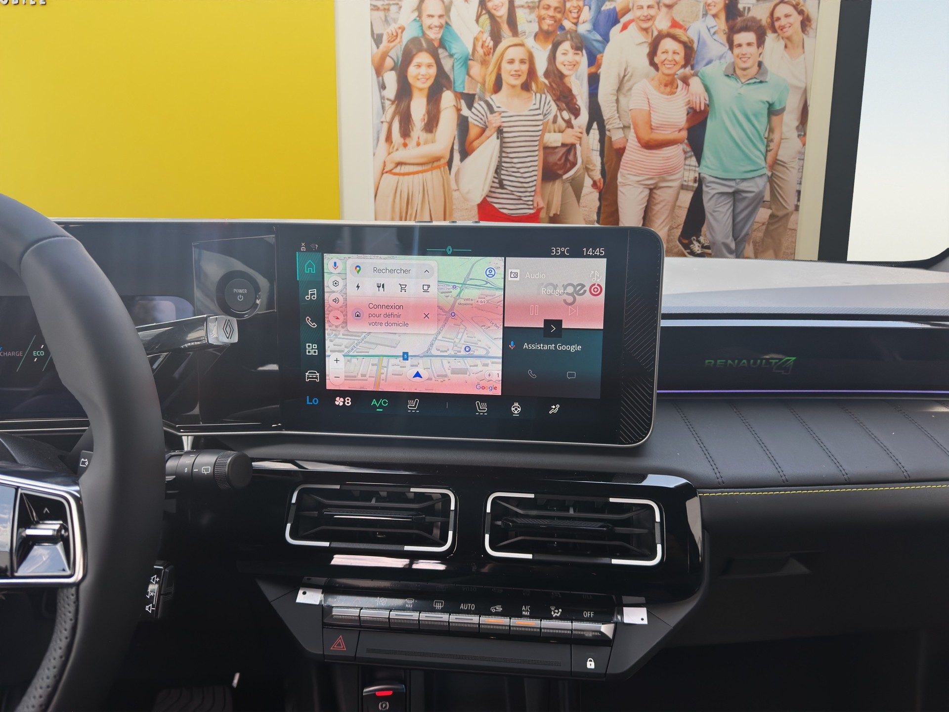 RENAULT R4 E-Tech Comfort Range 52 kWh Iconic-image-14