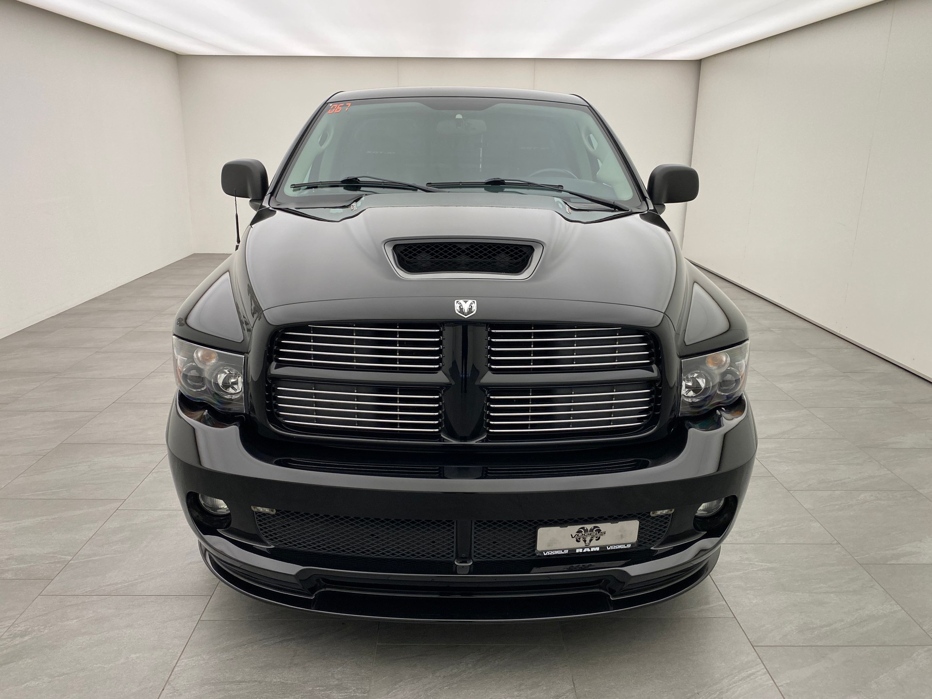 DODGE RAM SRT-10-image-1