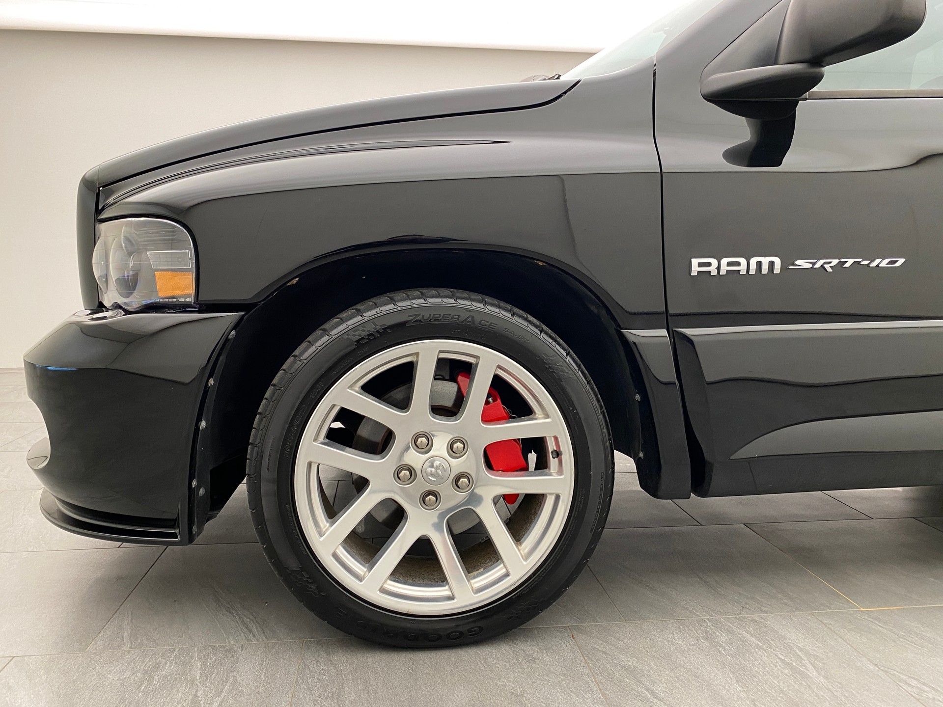 DODGE RAM SRT-10-image-6