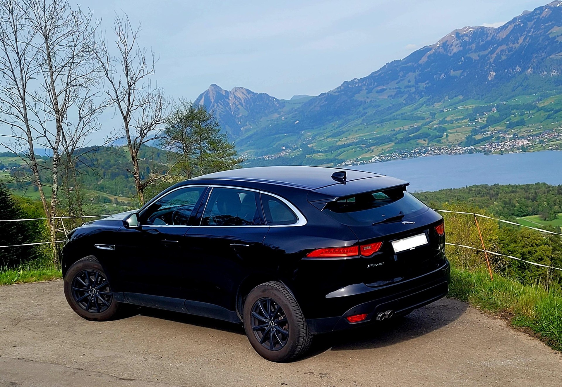 JAGUAR F-Pace 2.0d AWD Automatik-image-1