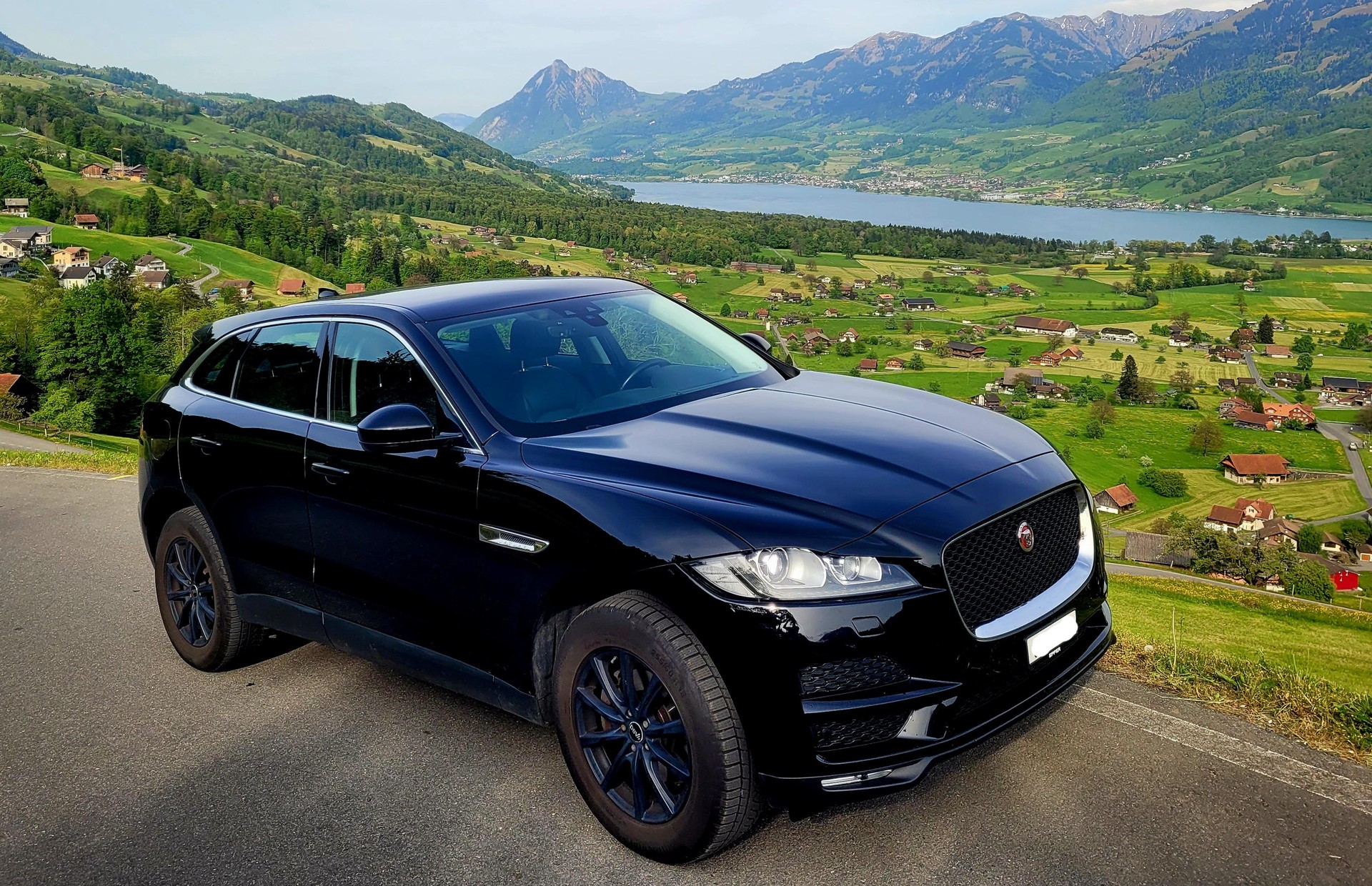 JAGUAR F-Pace 2.0d AWD Automatik-image-0