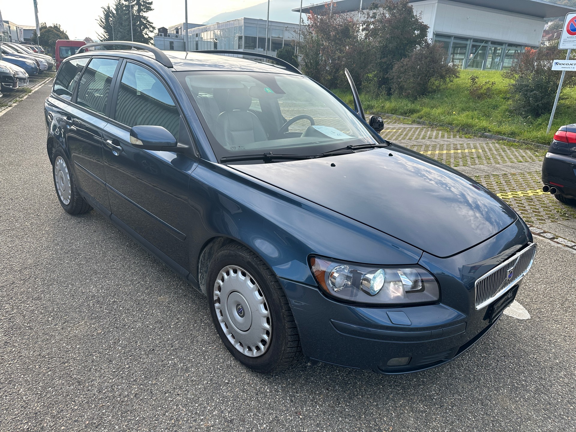 VOLVO V50 2.0D Summum-image-0