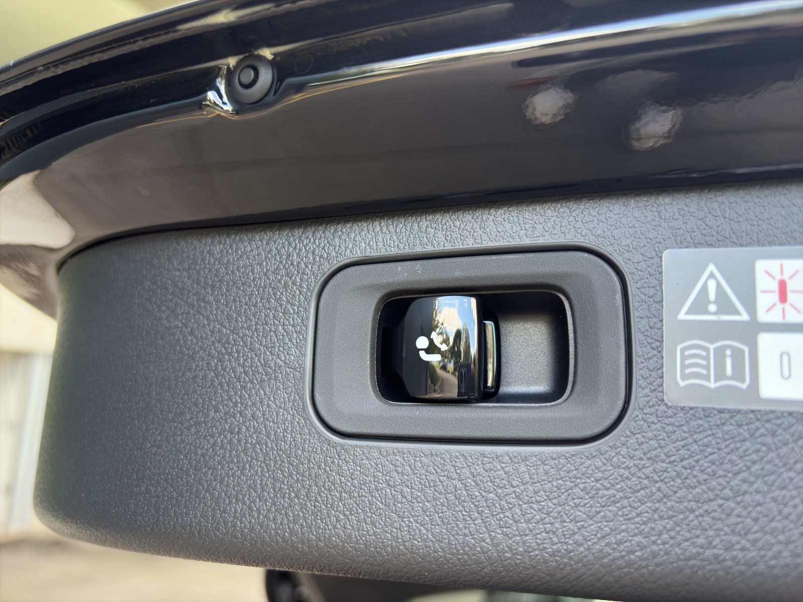 MERCEDES-BENZ C 220 d T 4 Matic Swiss Star-image-10