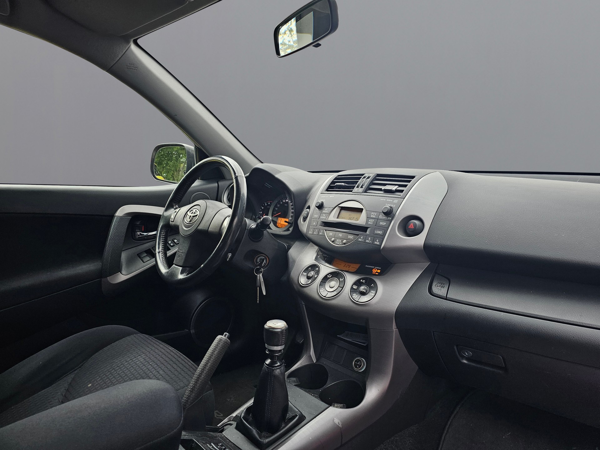 TOYOTA RAV-4 2.2D-4 D Linea Luna-image-9