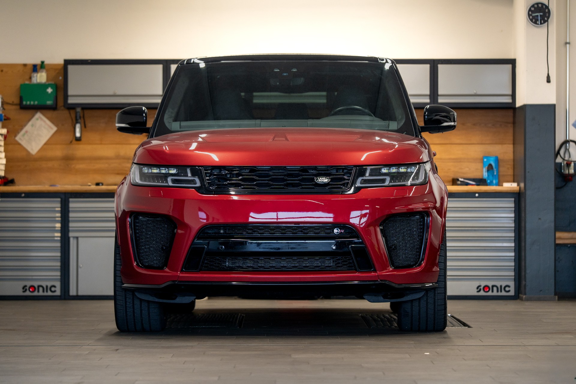 LAND ROVER Range Rover Sport 575 5.0 V8 S/C SVR, Italian Racing Red-image-21
