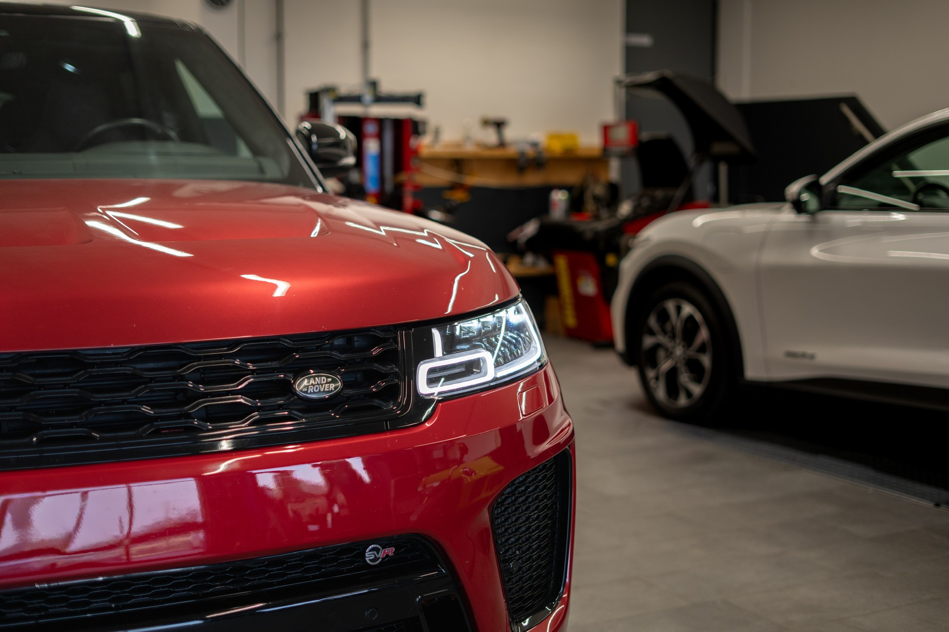 LAND ROVER Range Rover Sport 575 5.0 V8 S/C SVR, Italian Racing Red-image-22