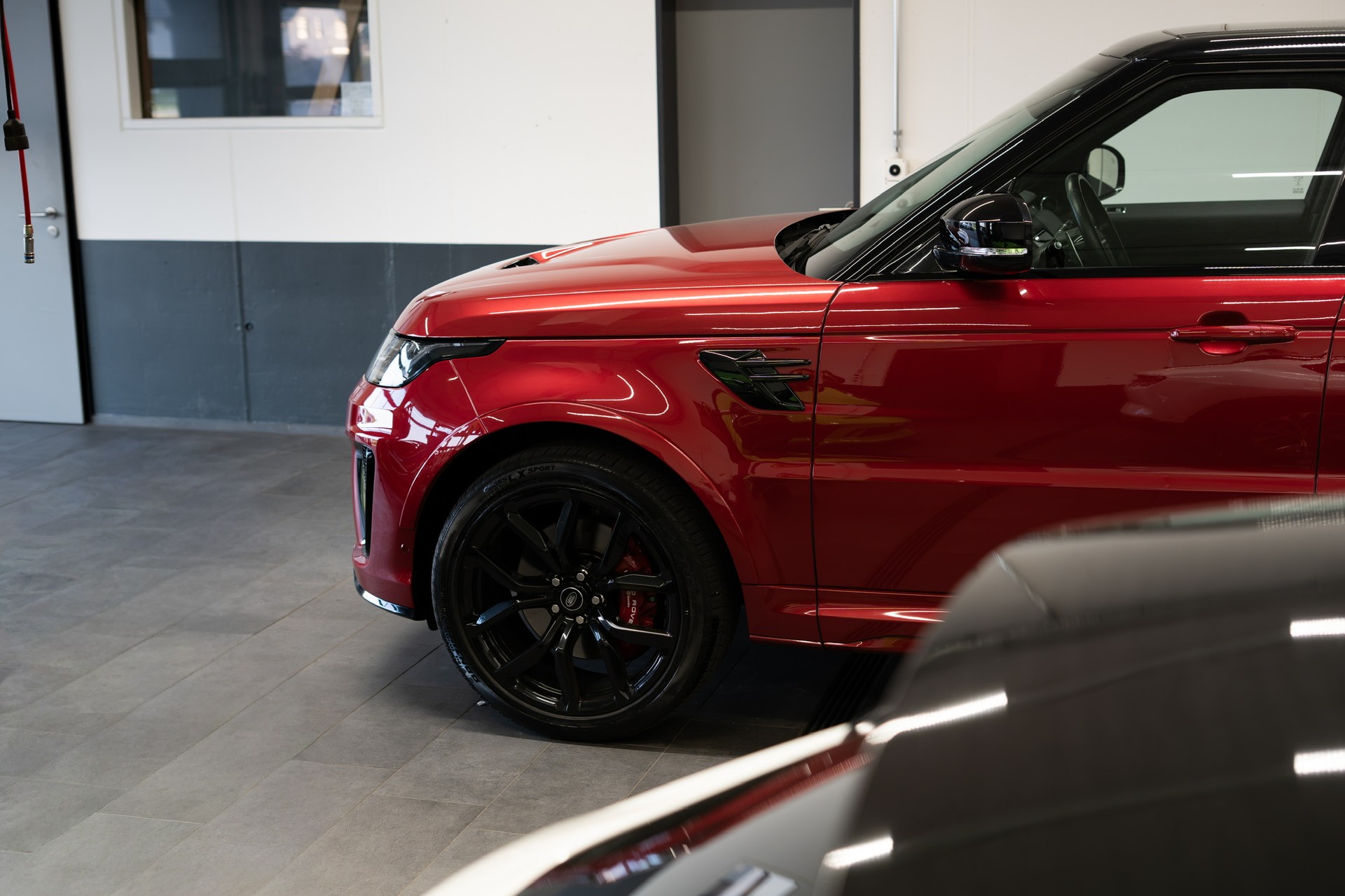 LAND ROVER Range Rover Sport 575 5.0 V8 S/C SVR, Italian Racing Red-image-24