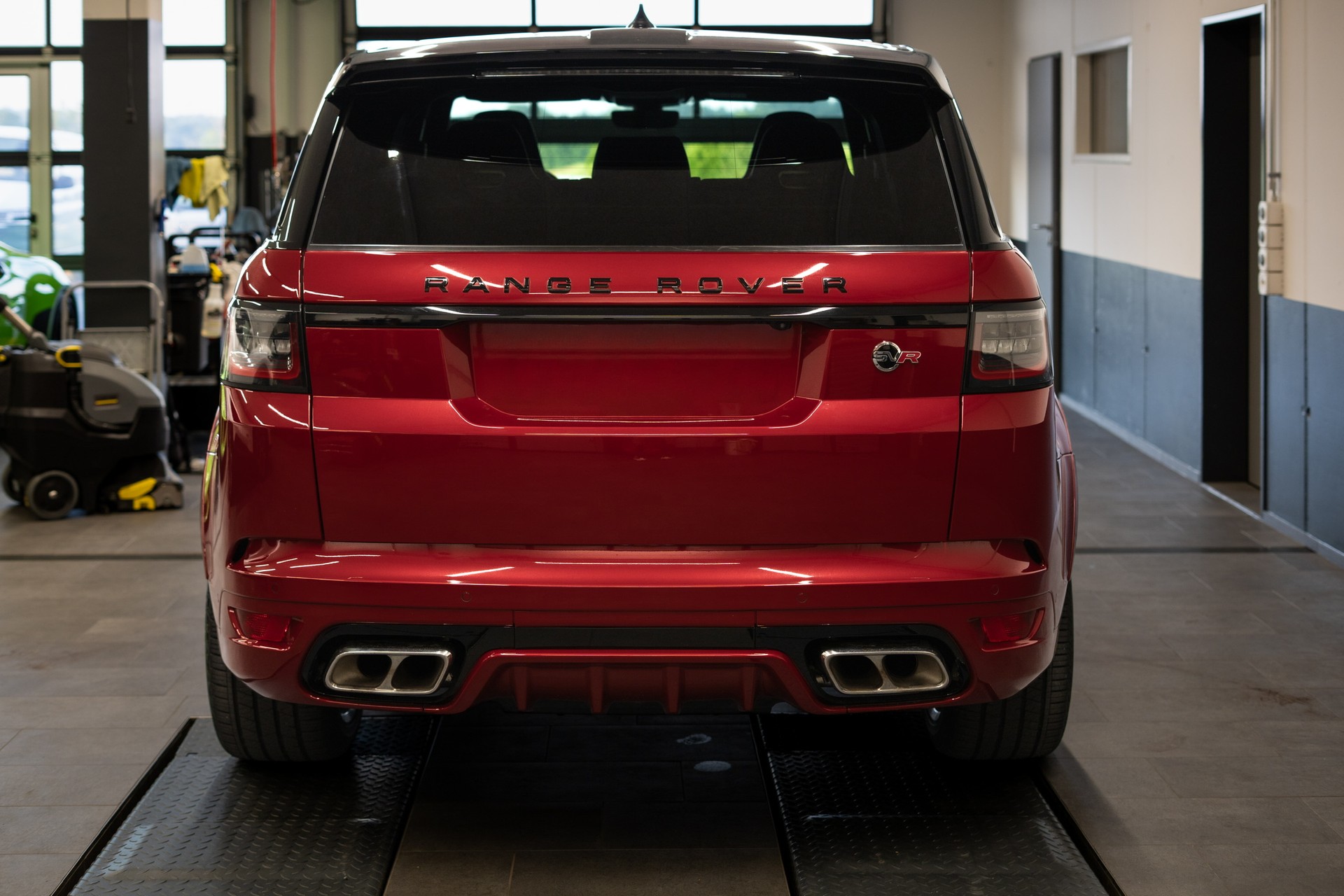 LAND ROVER Range Rover Sport 575 5.0 V8 S/C SVR, Italian Racing Red-image-6