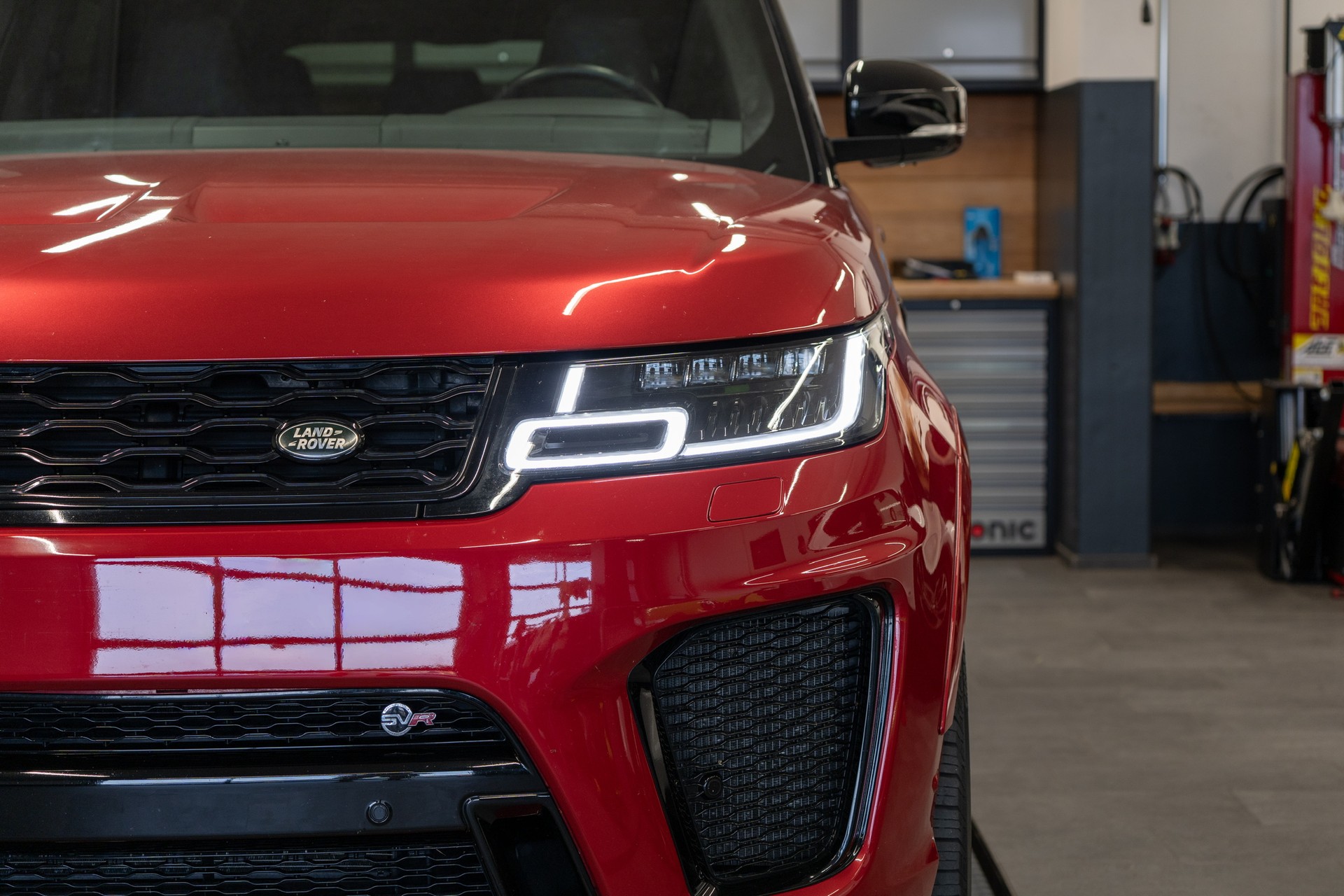 LAND ROVER Range Rover Sport 575 5.0 V8 S/C SVR, Italian Racing Red-image-15