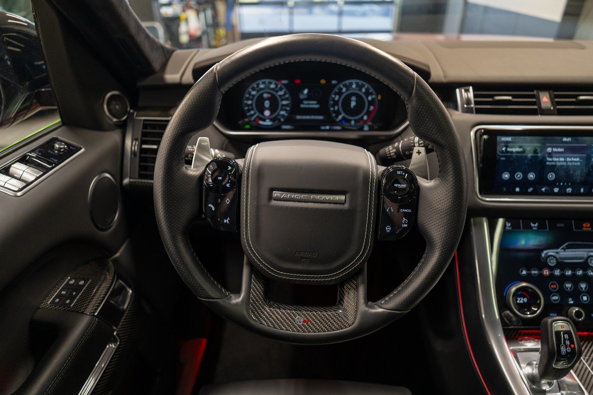 LAND ROVER Range Rover Sport 575 5.0 V8 S/C SVR, Italian Racing Red-image-9