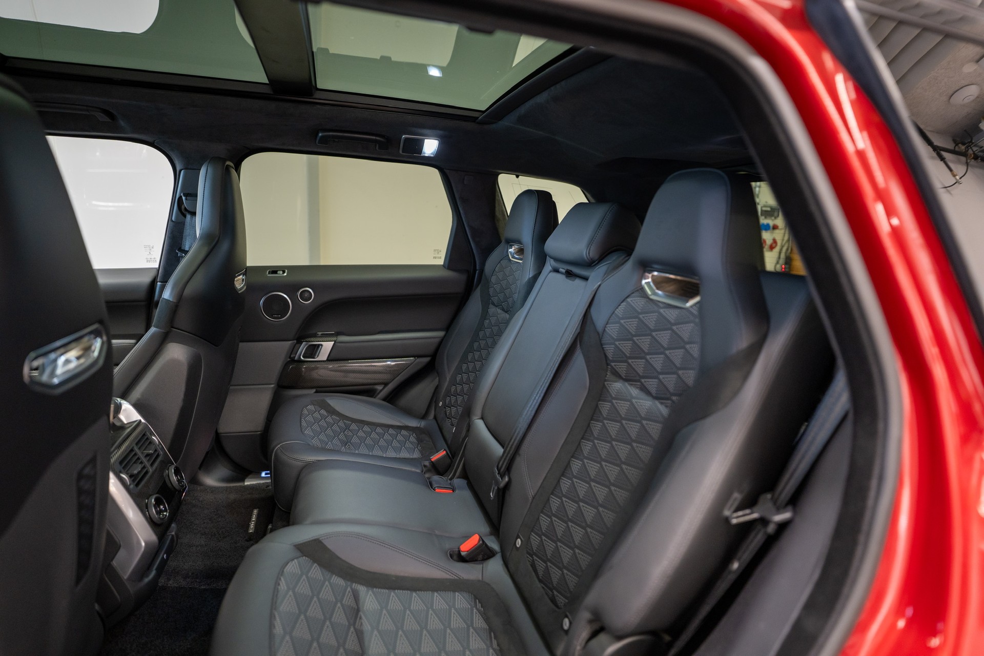 LAND ROVER Range Rover Sport 575 5.0 V8 S/C SVR, Italian Racing Red-image-8