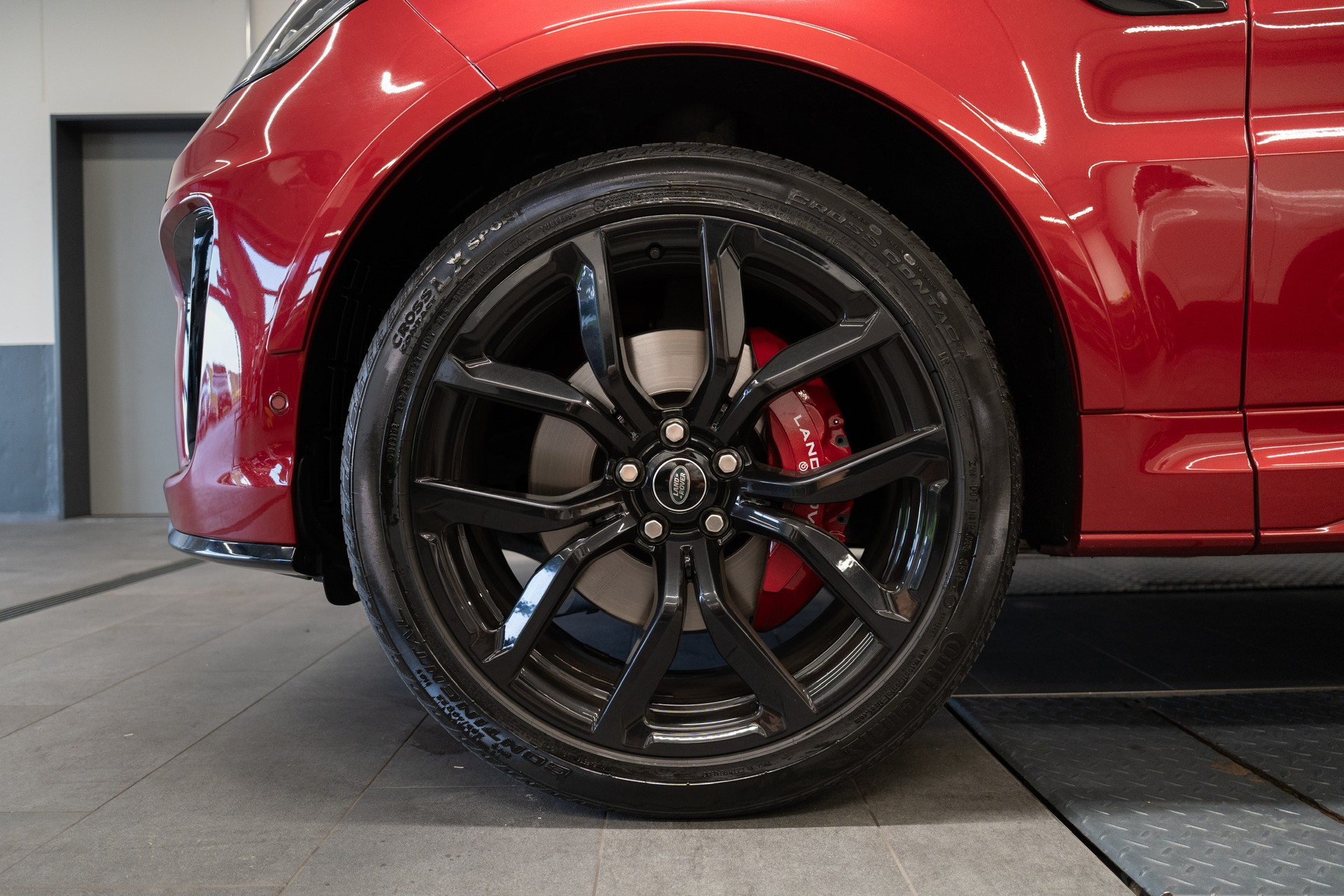 LAND ROVER Range Rover Sport 575 5.0 V8 S/C SVR, Italian Racing Red-image-14