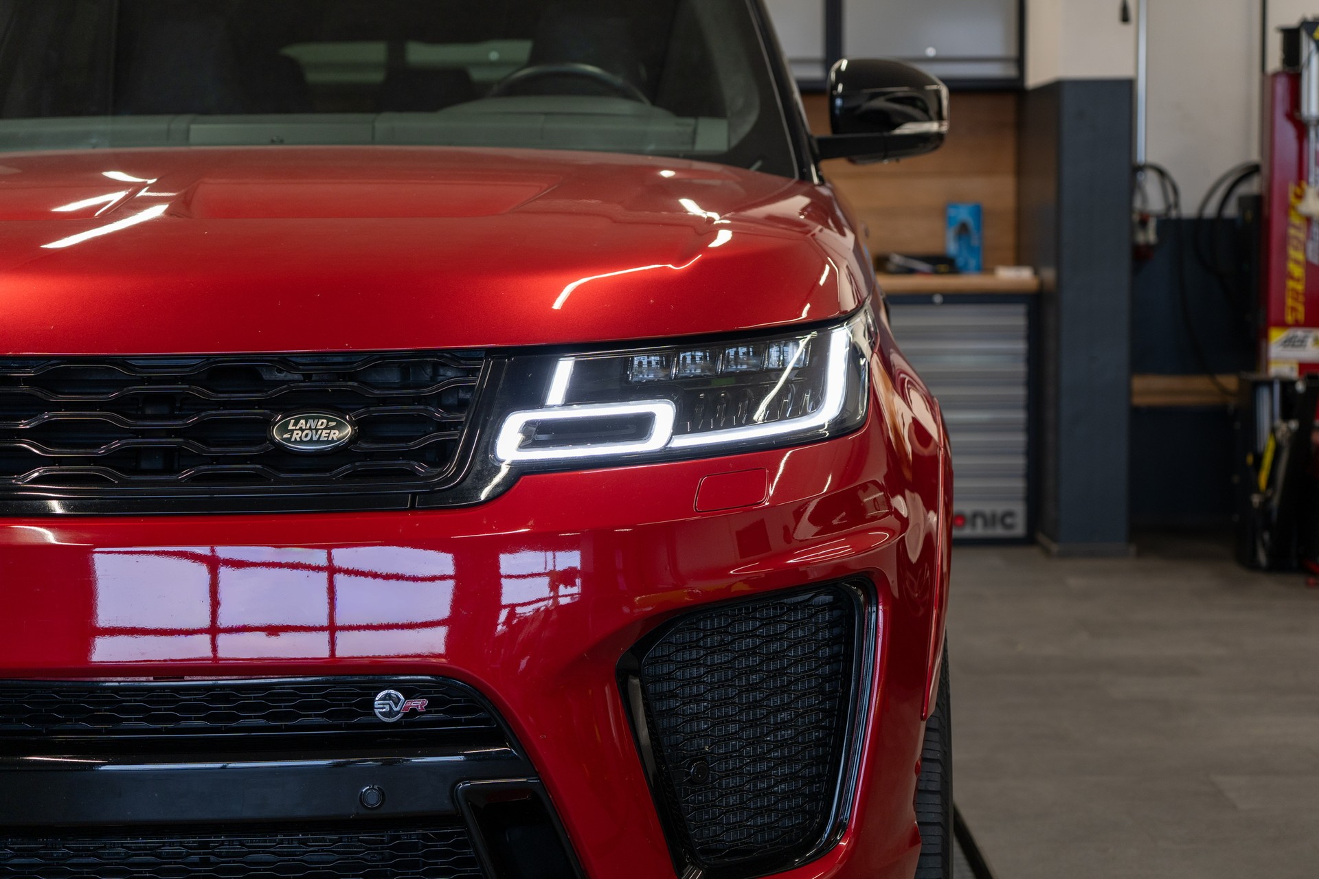 LAND ROVER Range Rover Sport 575 5.0 V8 S/C SVR, Italian Racing Red-image-15
