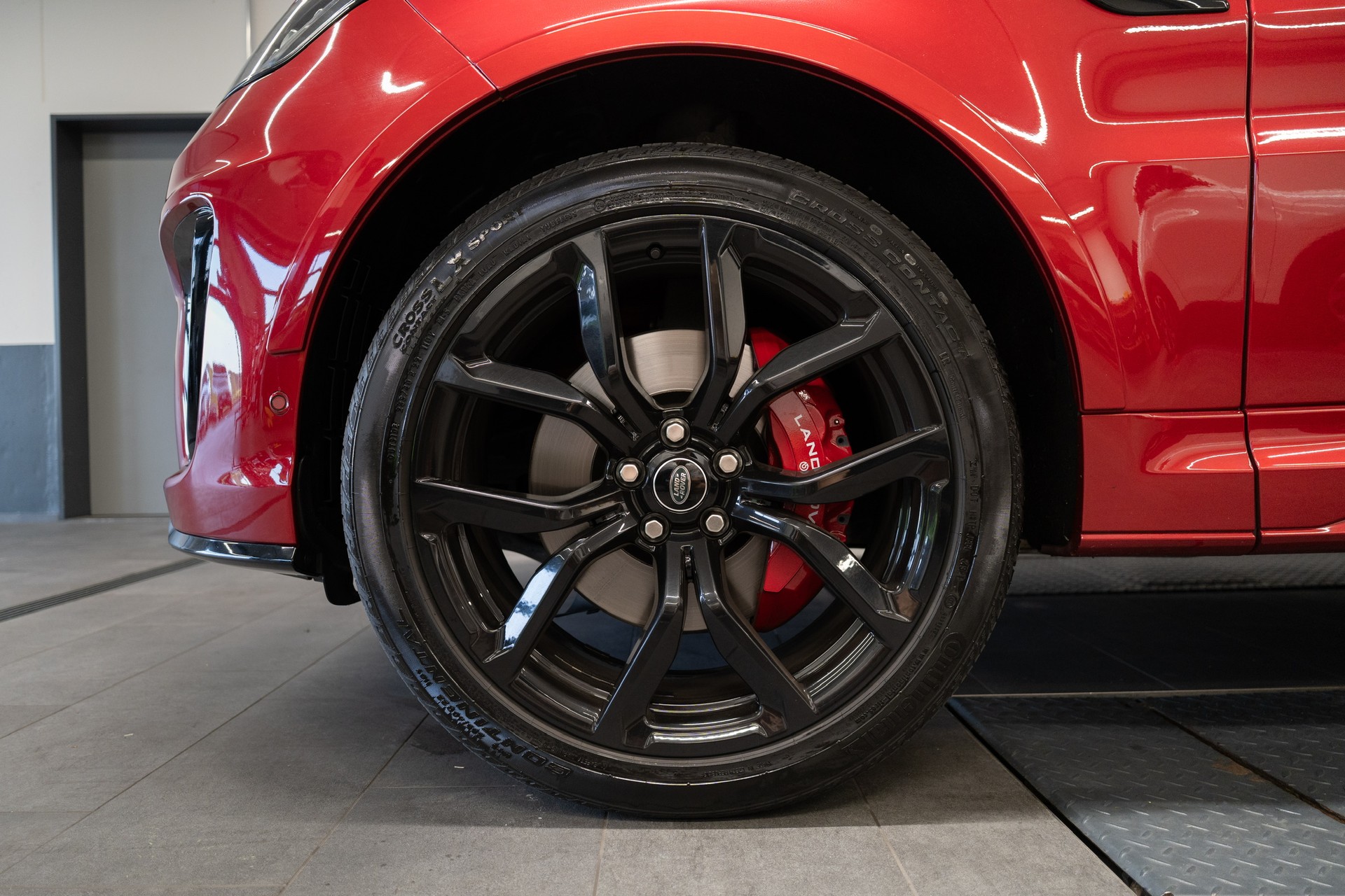 LAND ROVER Range Rover Sport 575 5.0 V8 S/C SVR, Italian Racing Red-image-14
