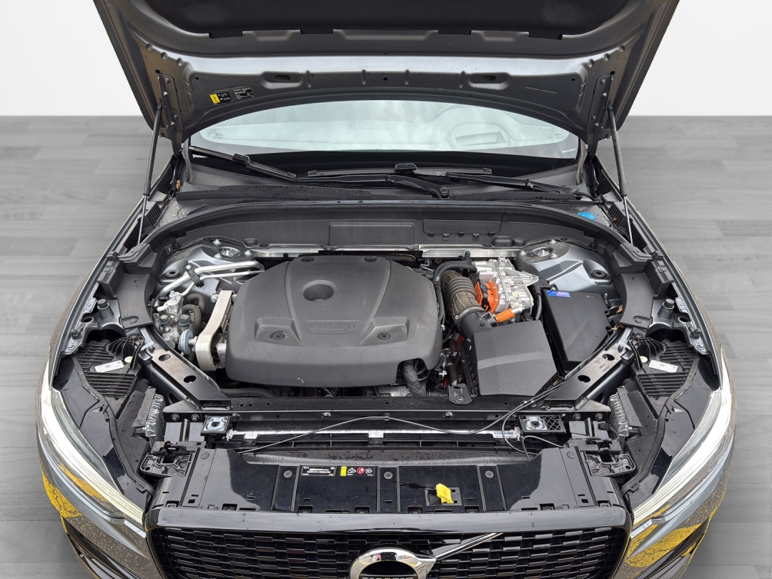 VOLVO XC60 T6 eAWD R-Design Geartronic-image-15