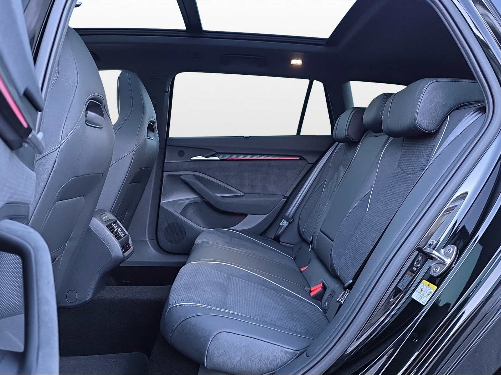SKODA Superb Combi 2.0 TSI Sportline 4x4 DSG-image-10