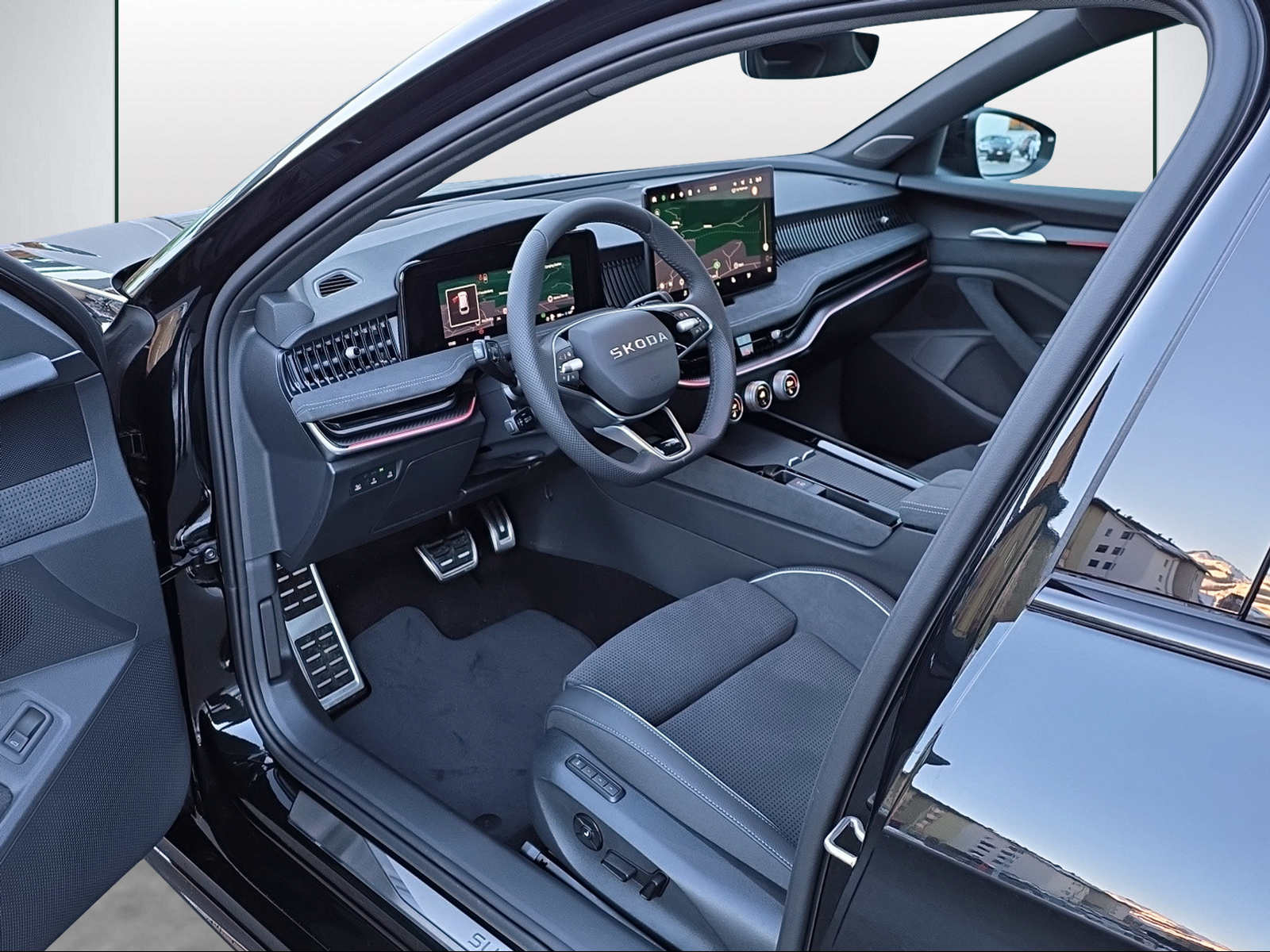 SKODA Superb Combi 2.0 TSI Sportline 4x4 DSG-image-5