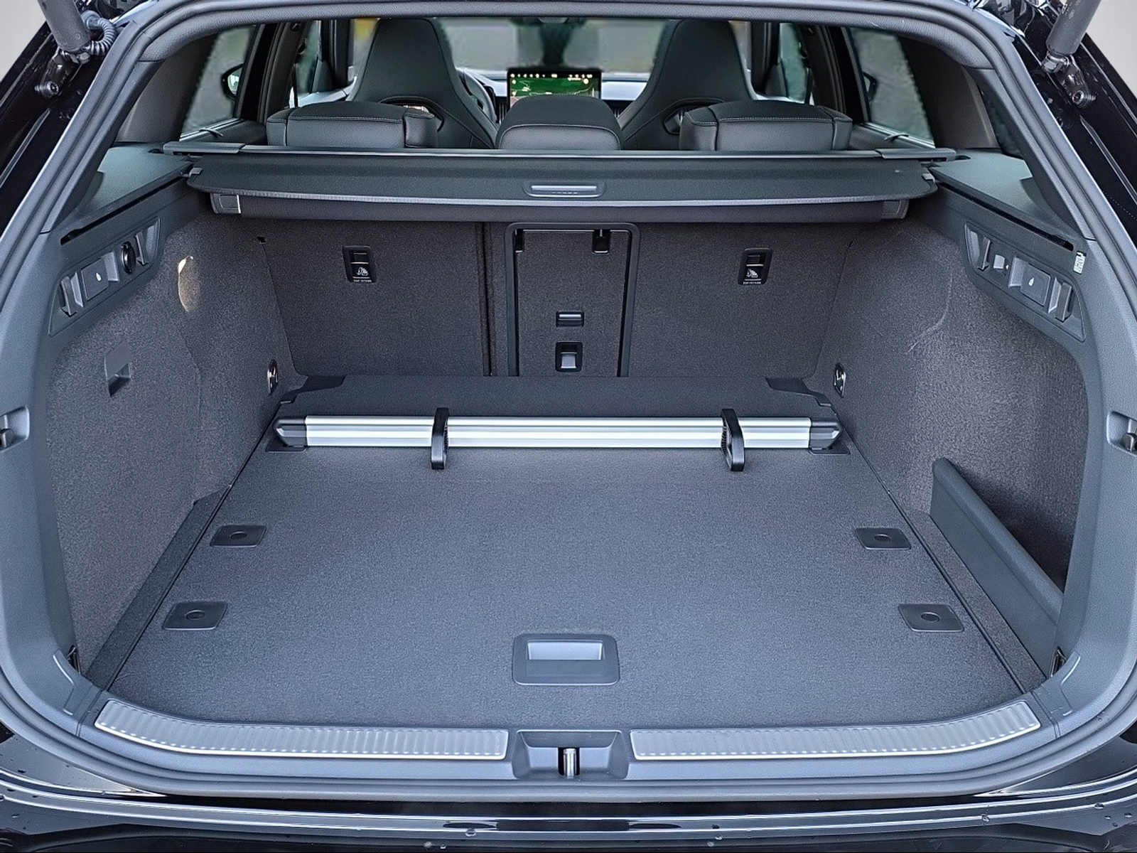 SKODA Superb Combi 2.0 TSI Sportline 4x4 DSG-image-11