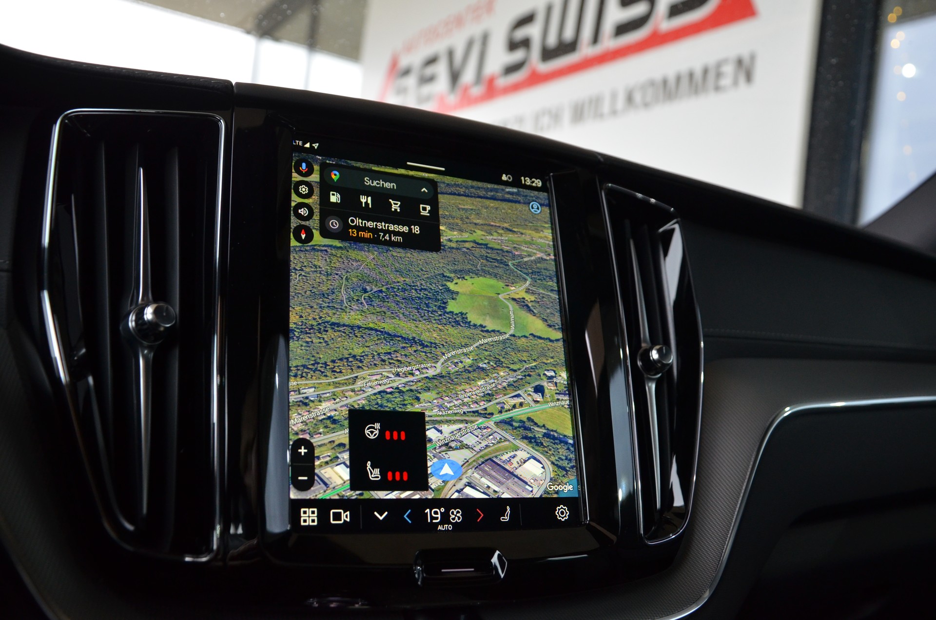 VOLVO XC60 B5 Benzin Mild Hybrid AWD Ultra Dark Geartronic*Ab MFK,Werksgarantie bis 06.2026*-image-15
