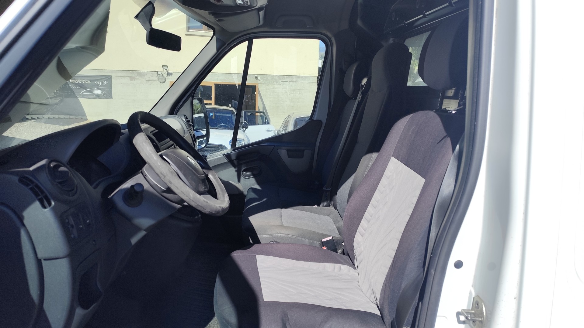 RENAULT Master T28 2.3dCi 110 L1H1 - CLIMATISE-image-7