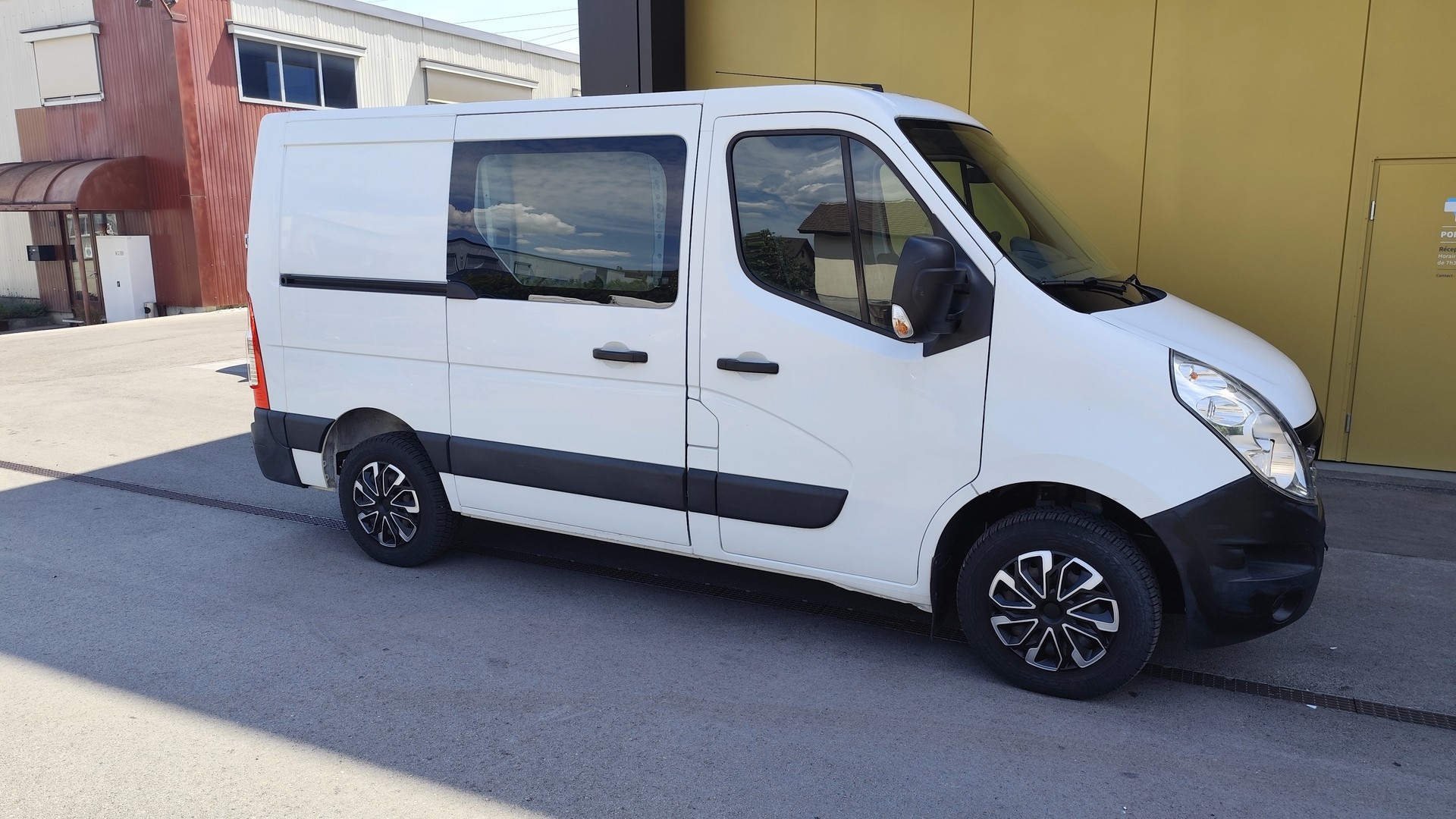 RENAULT Master T28 2.3dCi 110 L1H1 - CLIMATISE-image-2