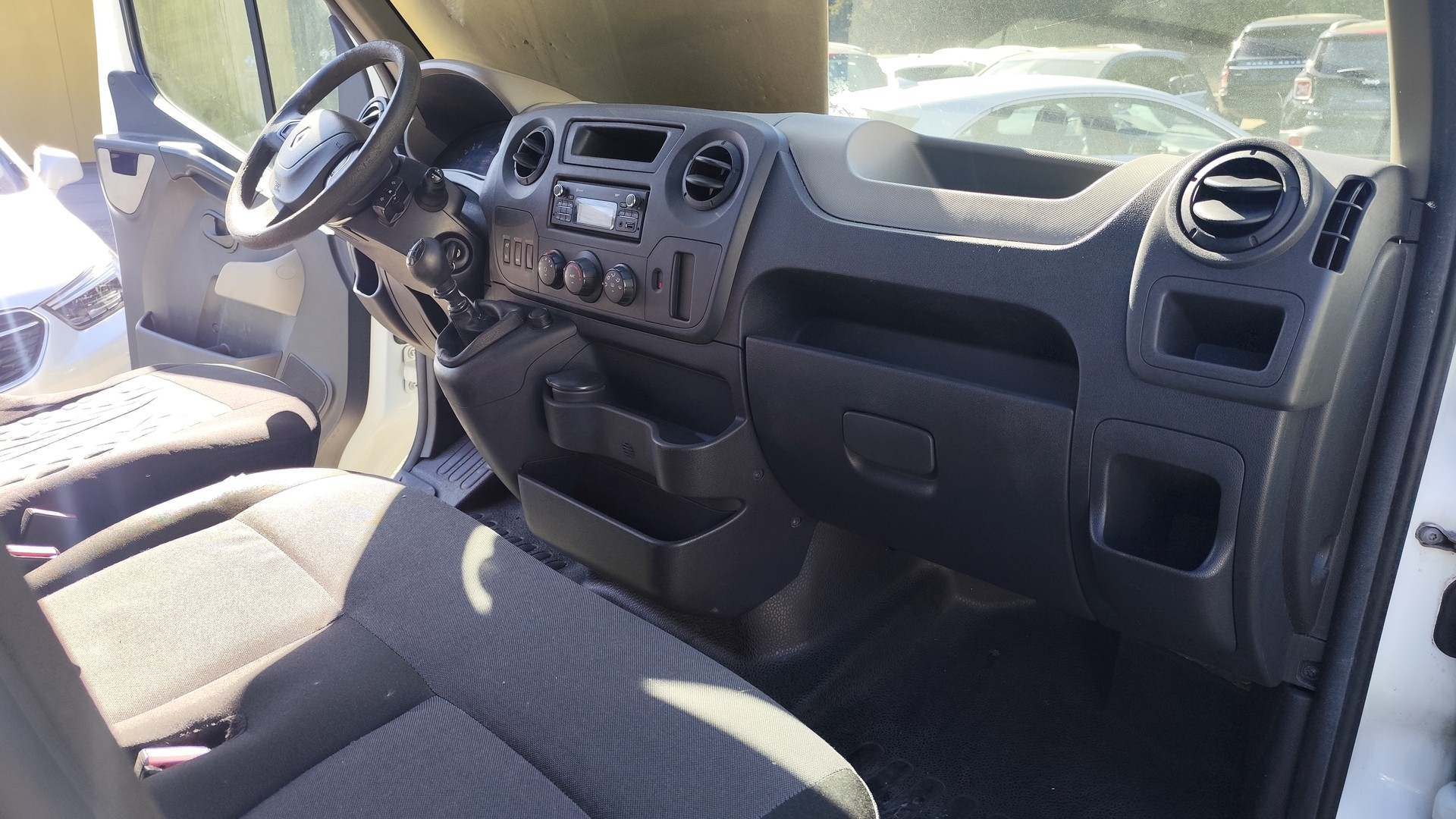 RENAULT Master T28 2.3dCi 110 L1H1 - CLIMATISE-image-14