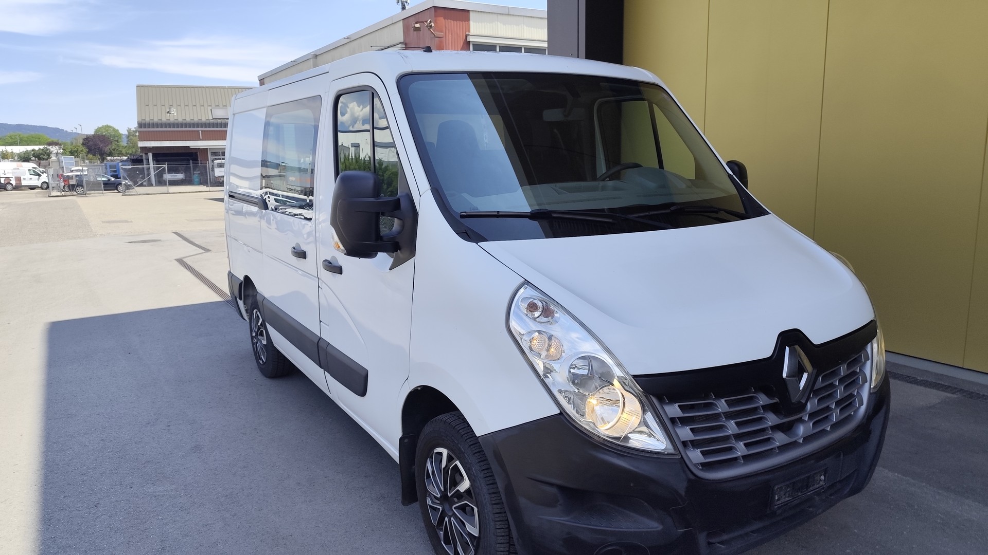 RENAULT Master T28 2.3dCi 110 L1H1 - CLIMATISE-image-1